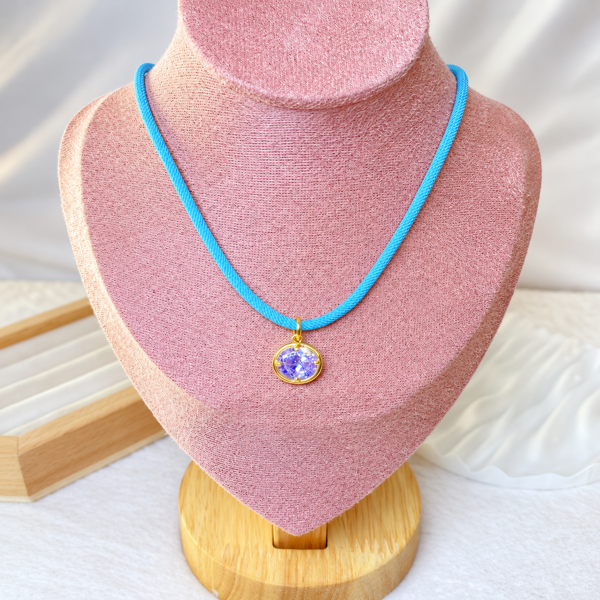 Collar de Cuerda con Dije de Chapa de Oro CC2624-2