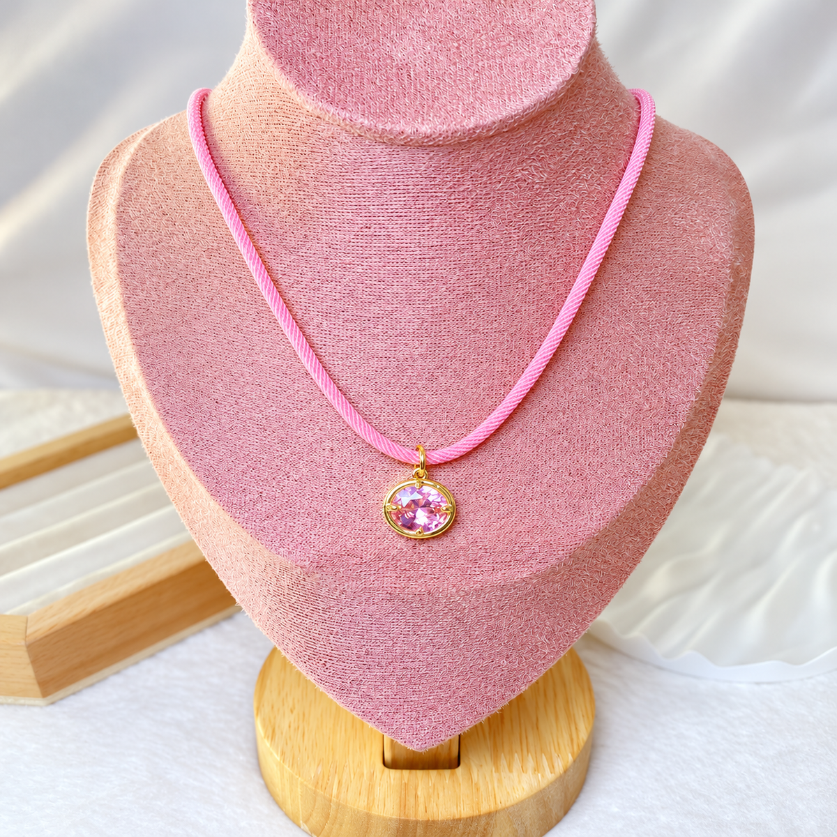 Collar de Cuerda con Dije de Chapa de Oro CC2623-1