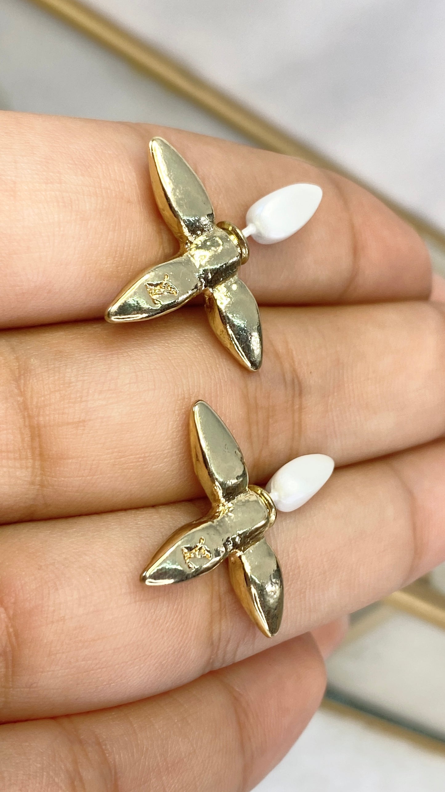 Arete de Chapa de Oro COA2126-1