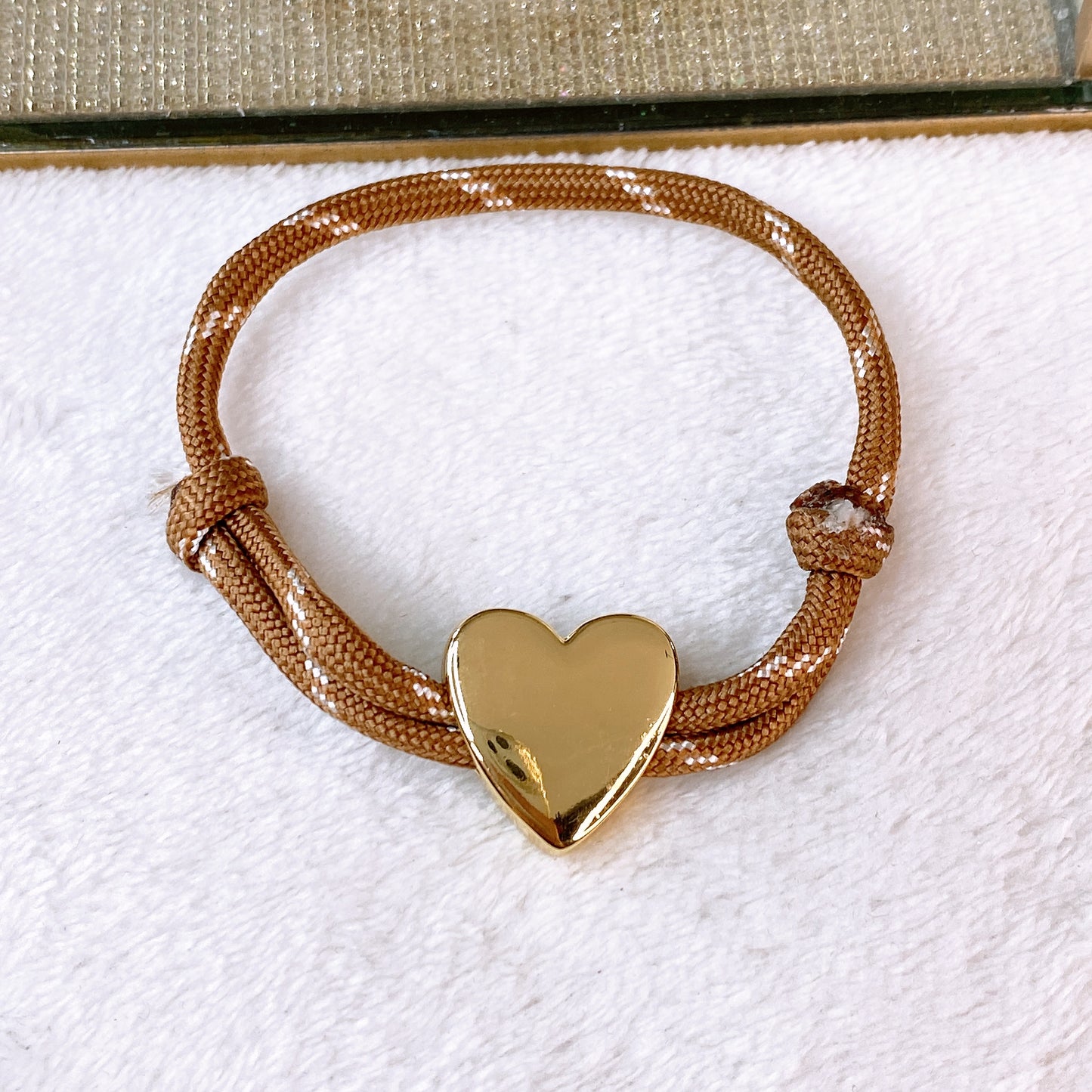 Pulsera Tejida con Dijes de Chapa de Oro COP1749-3