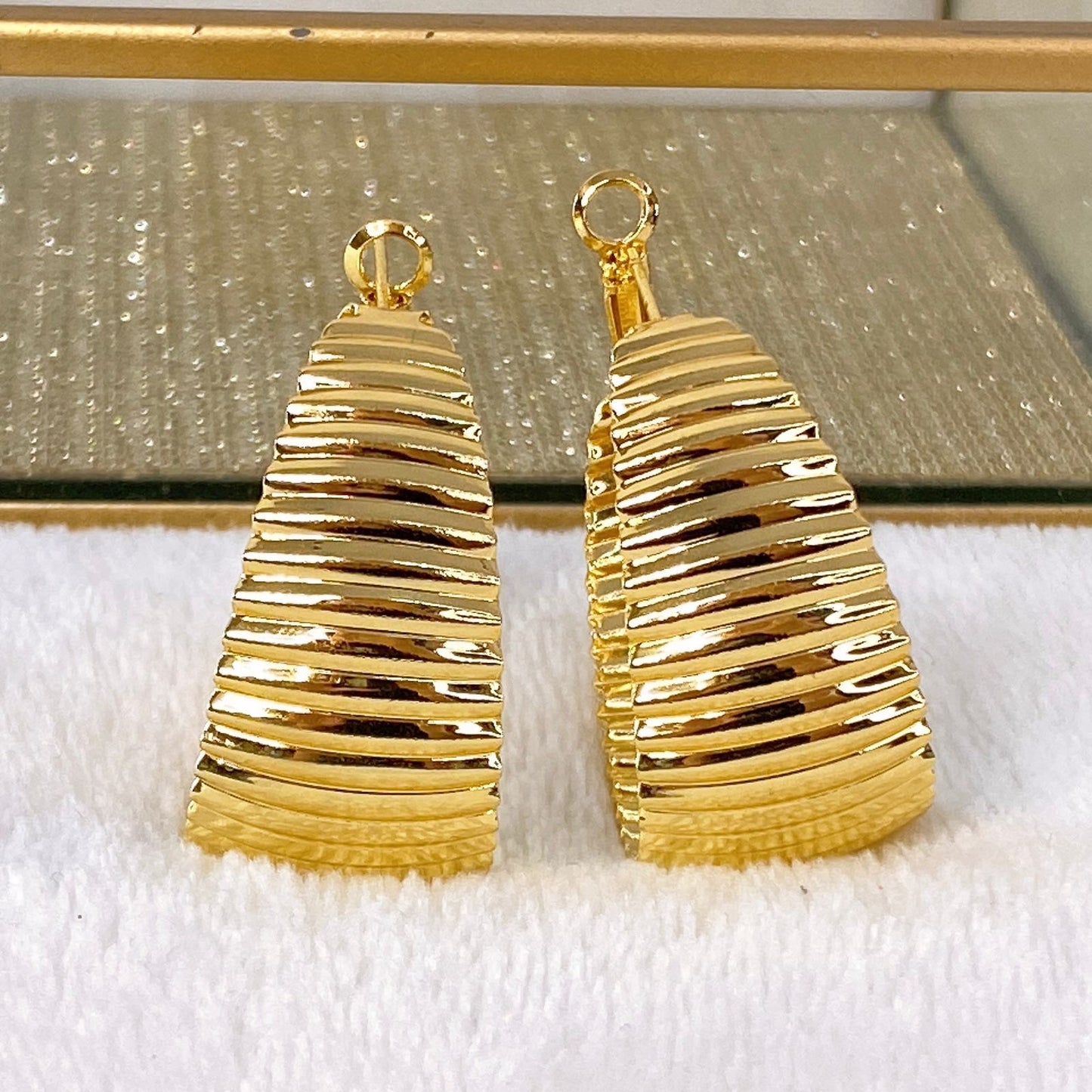 Arete de Chapa de Oro COA1960-1