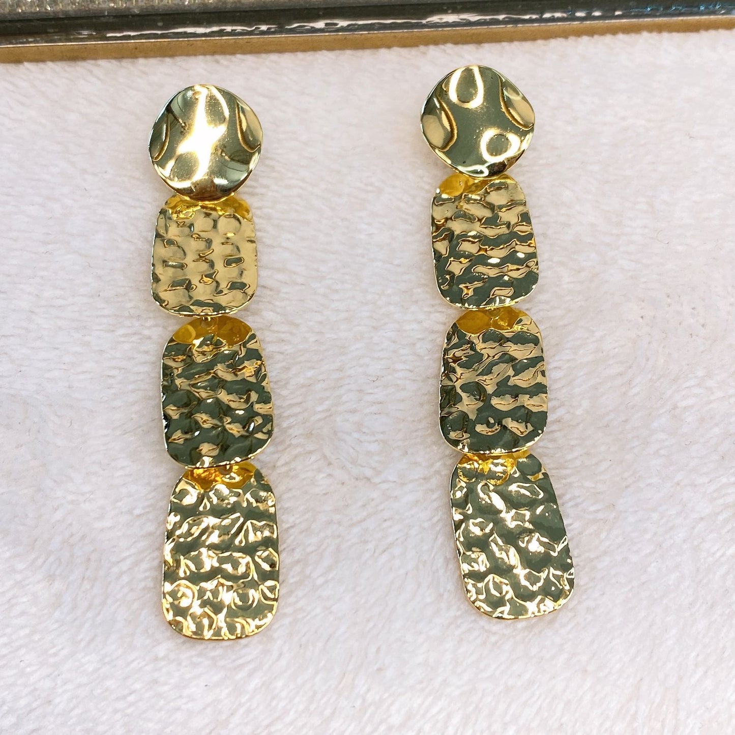 Arete de Chapa de Oro COA2027-1