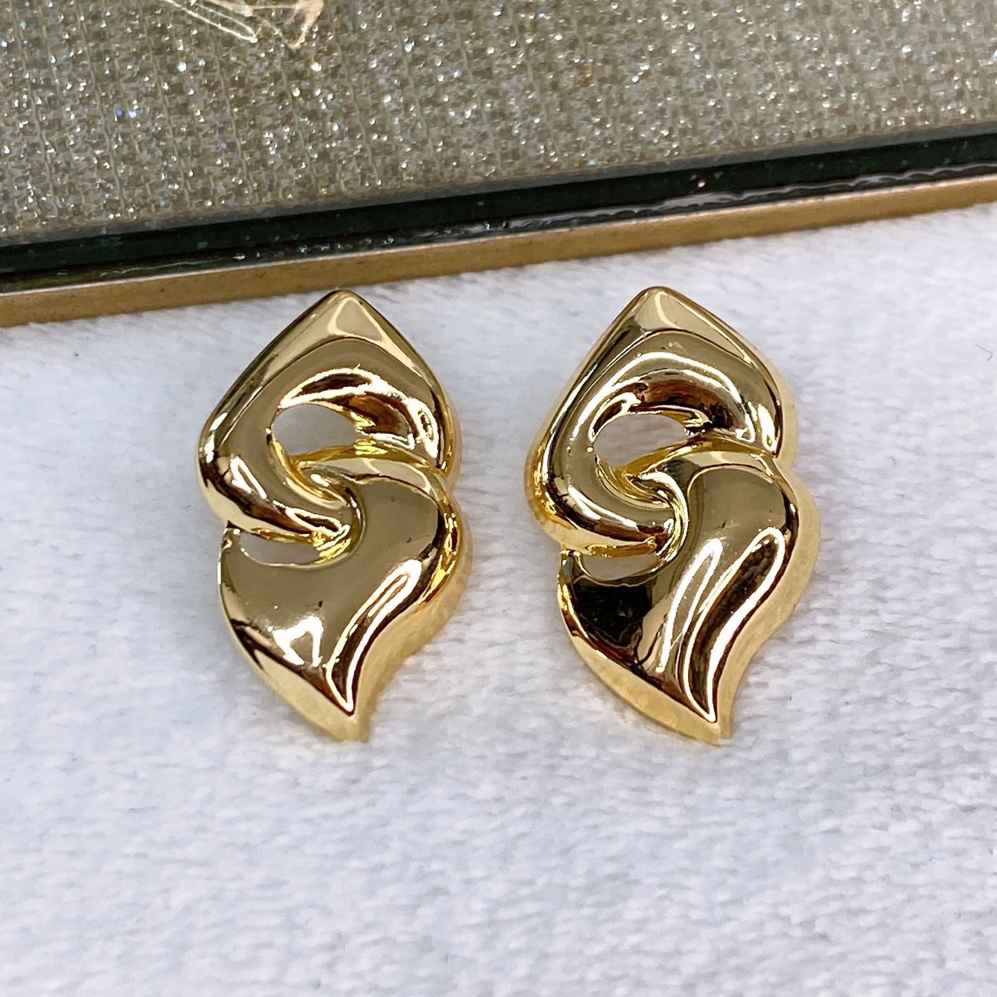 Arete de Chapa de Oro COA2042-1