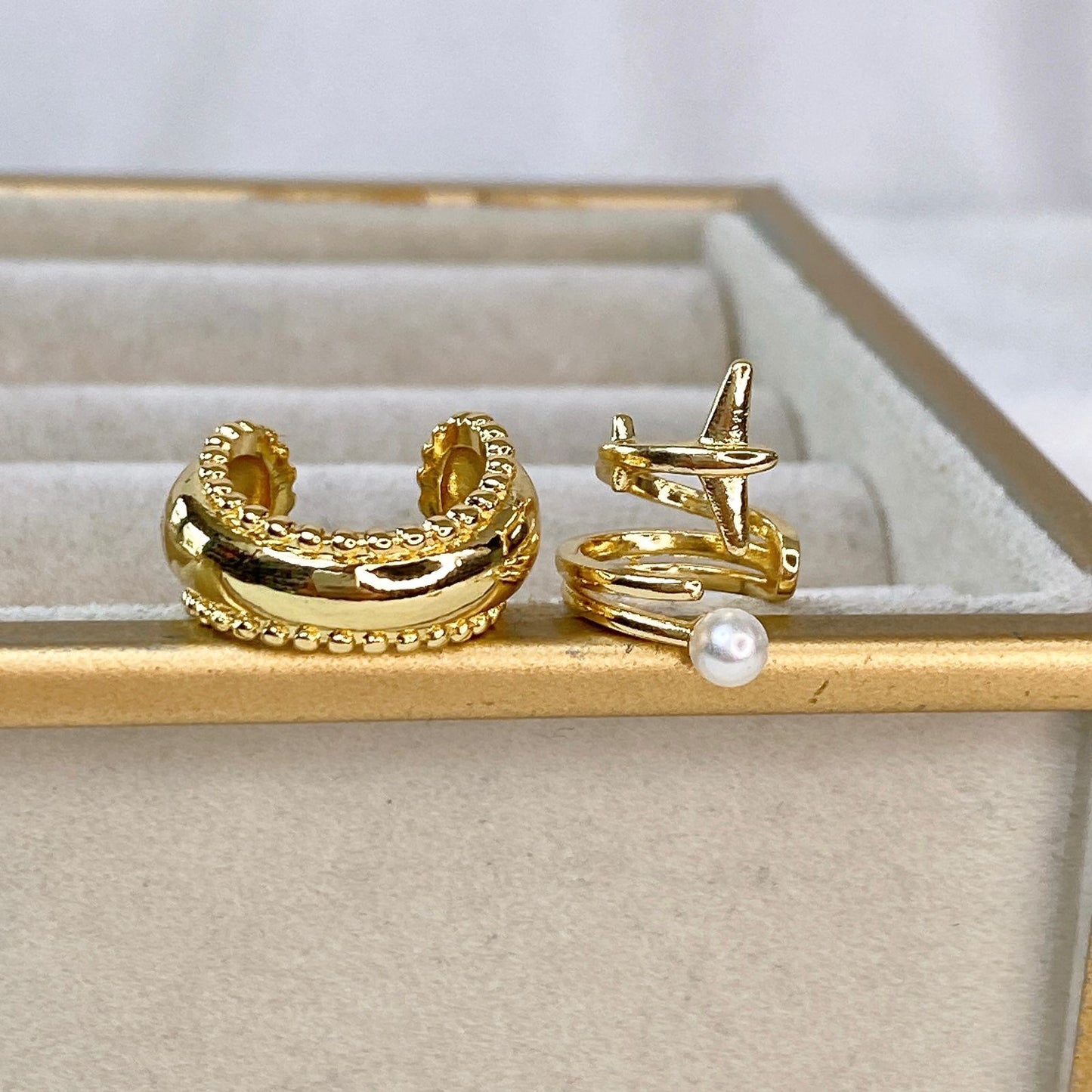 Simulador o Ear Cuff de Chapa de Oro COA2030-1