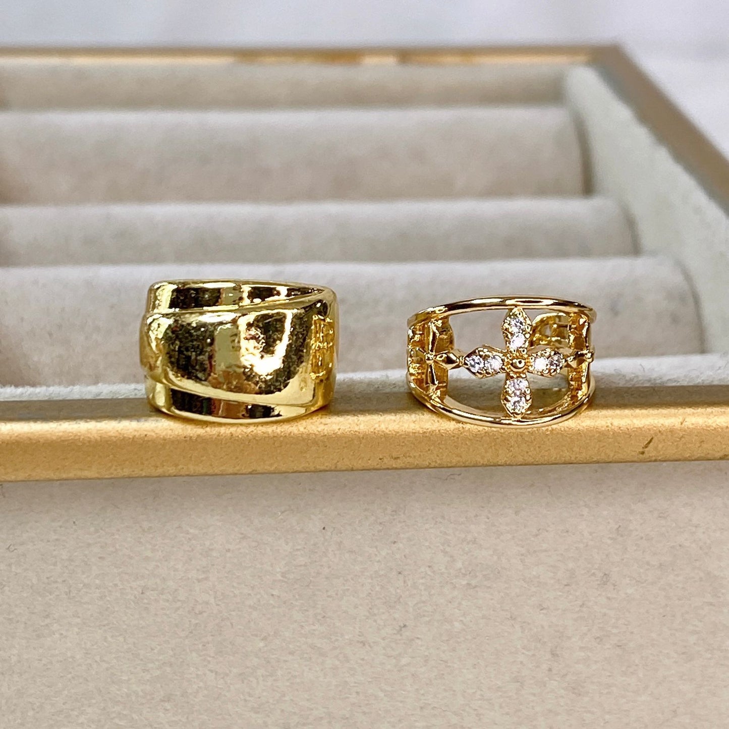 Simulador o Ear Cuff de Chapa de Oro COA2032-1