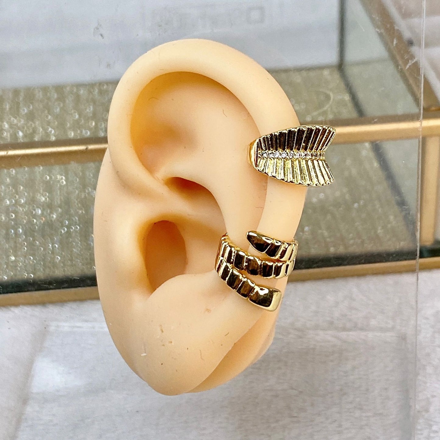 Simulador o Ear Cuff de Chapa de Oro COA2031-1