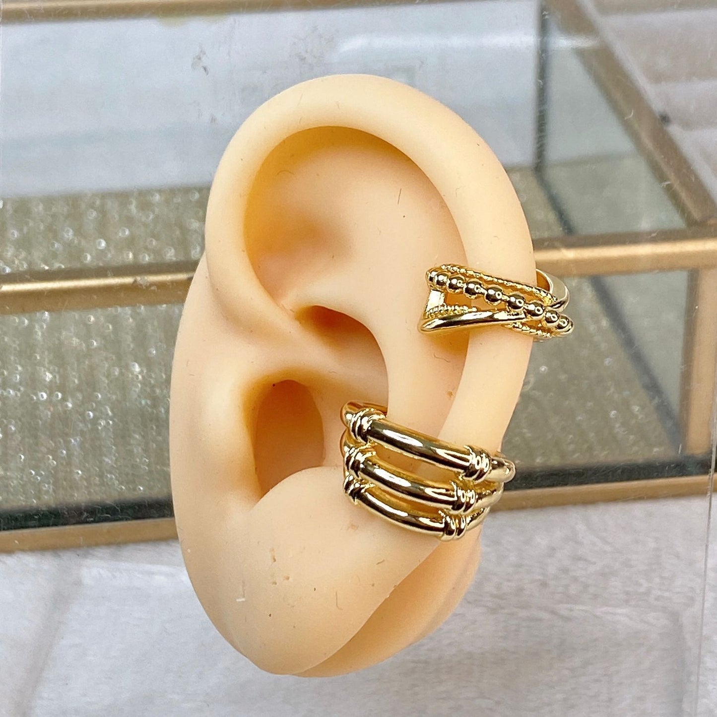 Simulador o Ear Cuff de Chapa de Oro COA2035-1