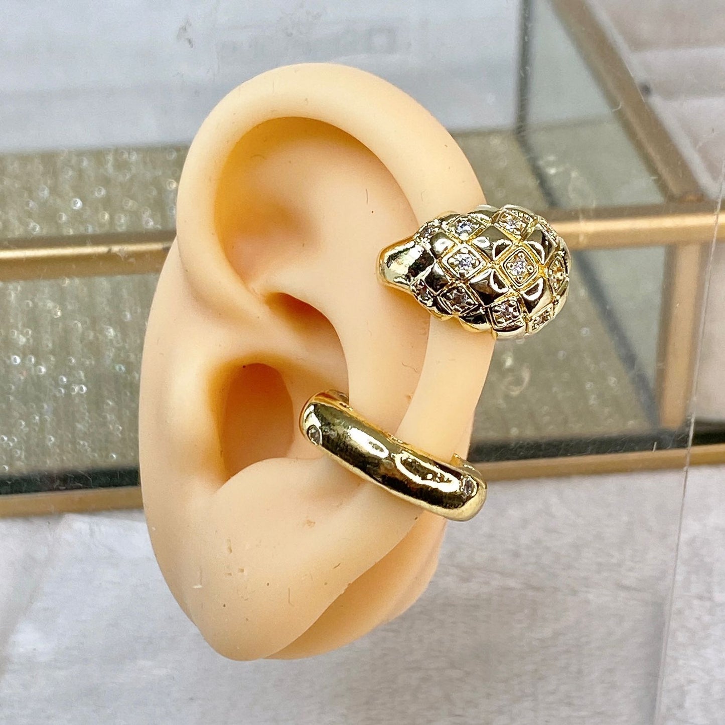 Simulador o Ear Cuff de Chapa de Oro COA2037-1