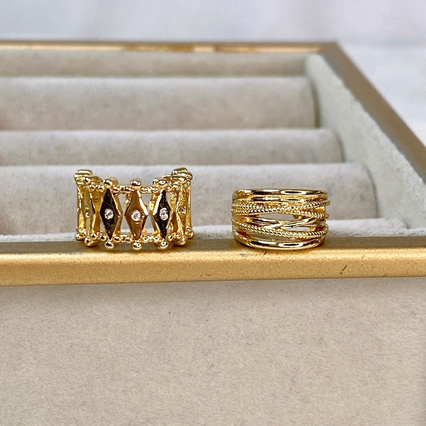 Simulador o Ear Cuff de Chapa de Oro COA2033-1