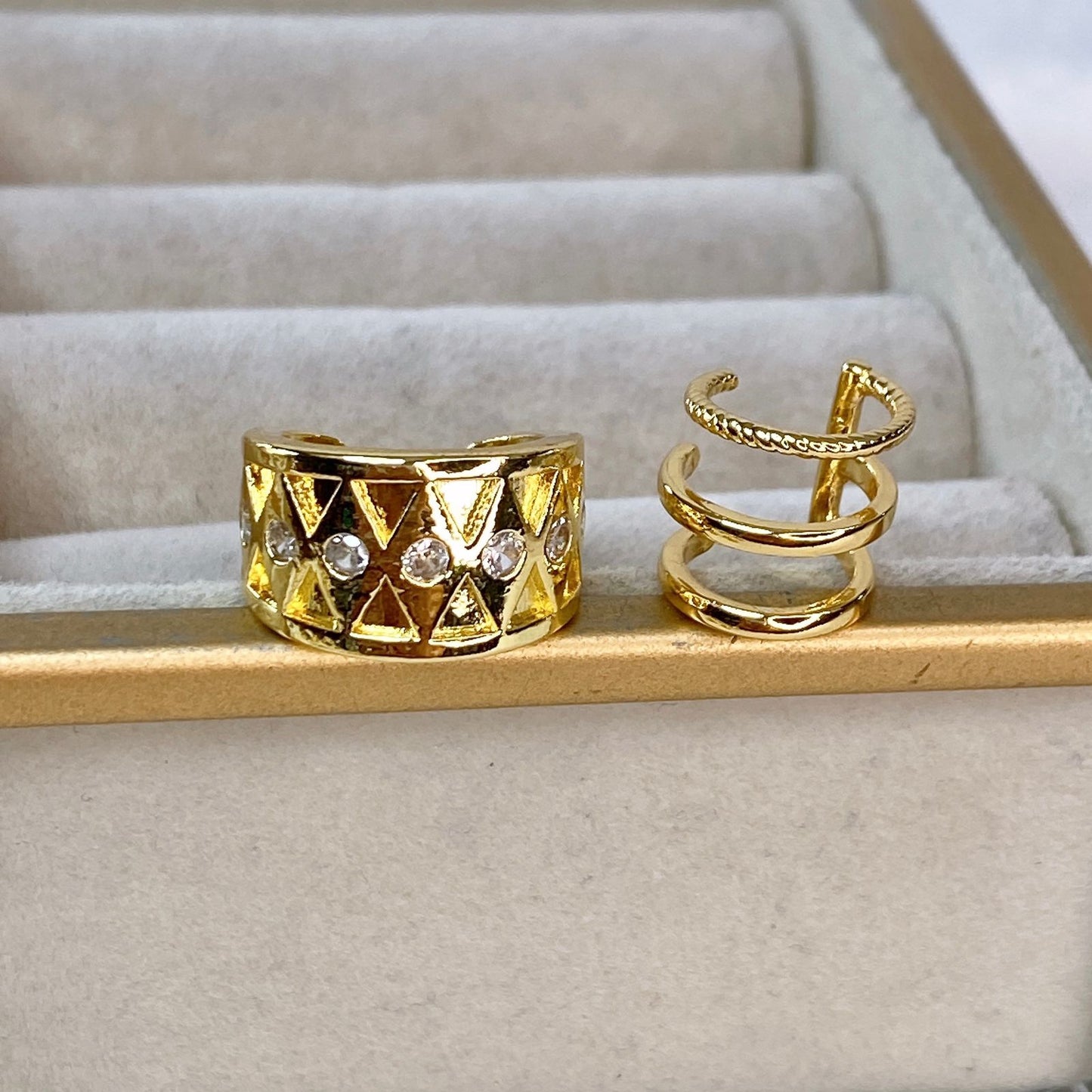 Simulador o Ear Cuff de Chapa de Oro COA2034-1