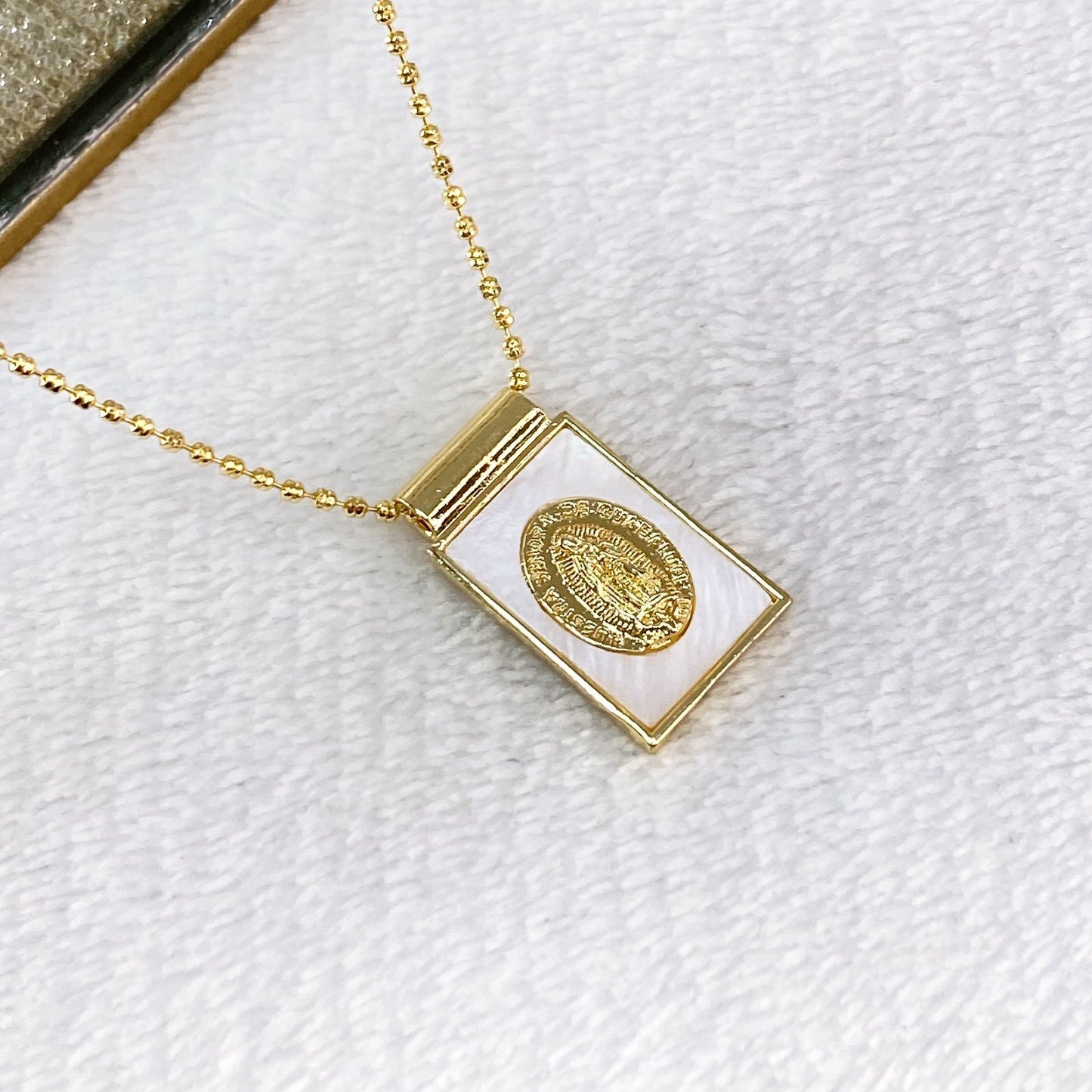 Collar de Chapa de Oro CC2207-1