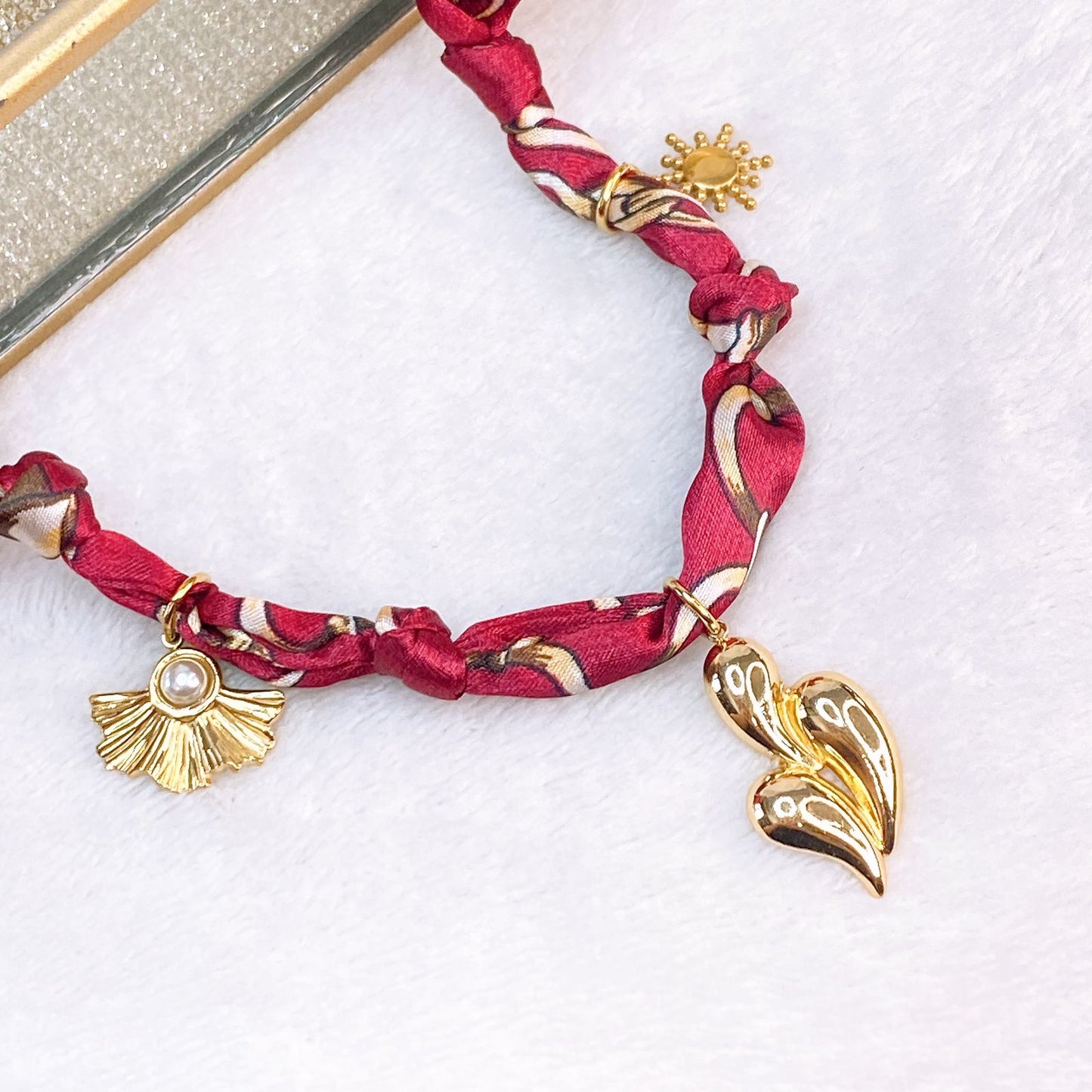 Collar de Tela con Dijes de Acero Inoxidable CAI3177-1