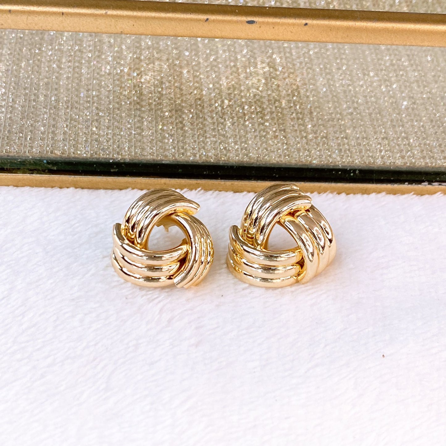 Arete de Chapa de Oro COA2798-1