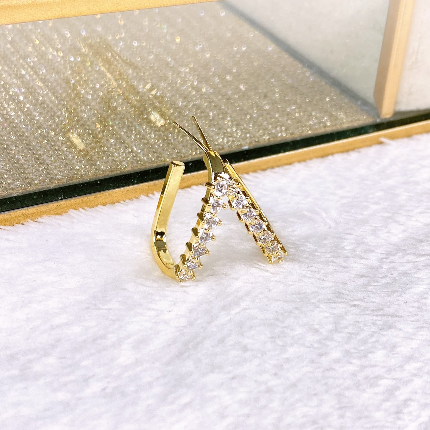 Arete de Chapa de Oro y Zirconias COA2896-1