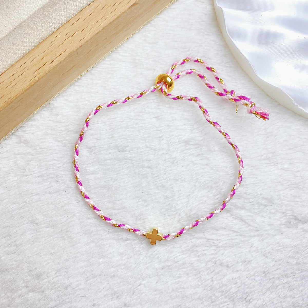 Pulsera Hilo con Chapa de oro COP1992-7