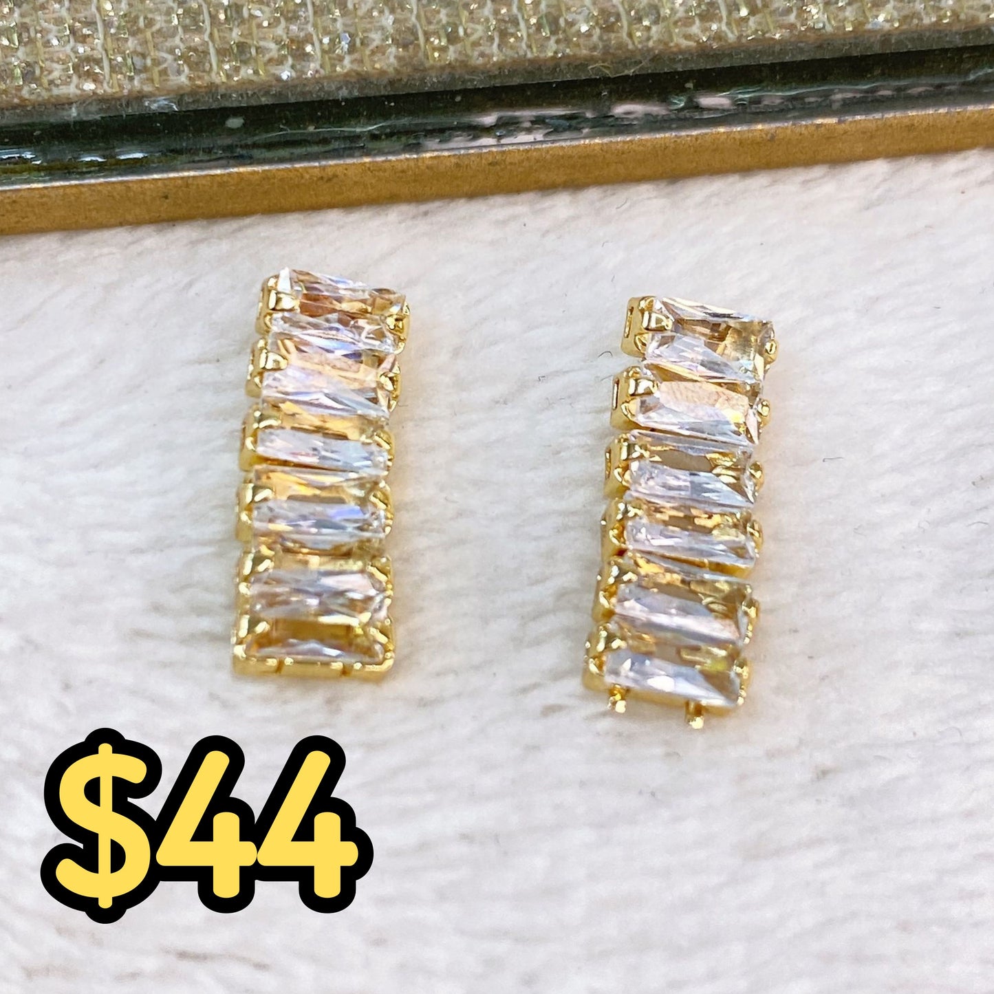 Arete de Chapa de Oro COA2021-1