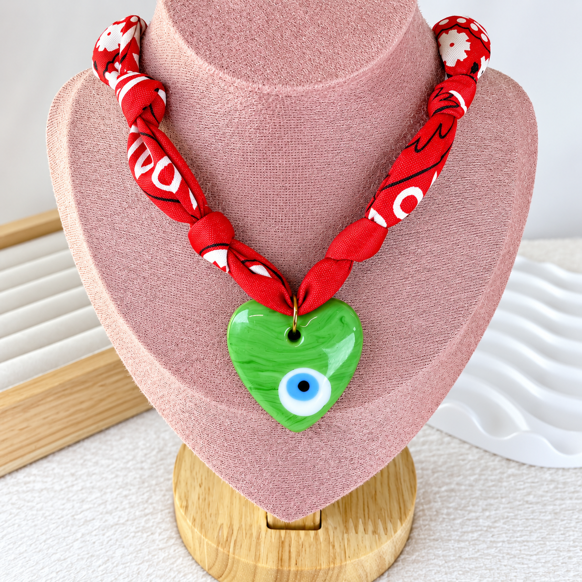 Collar de Tela con Dije de Resina CB905-6