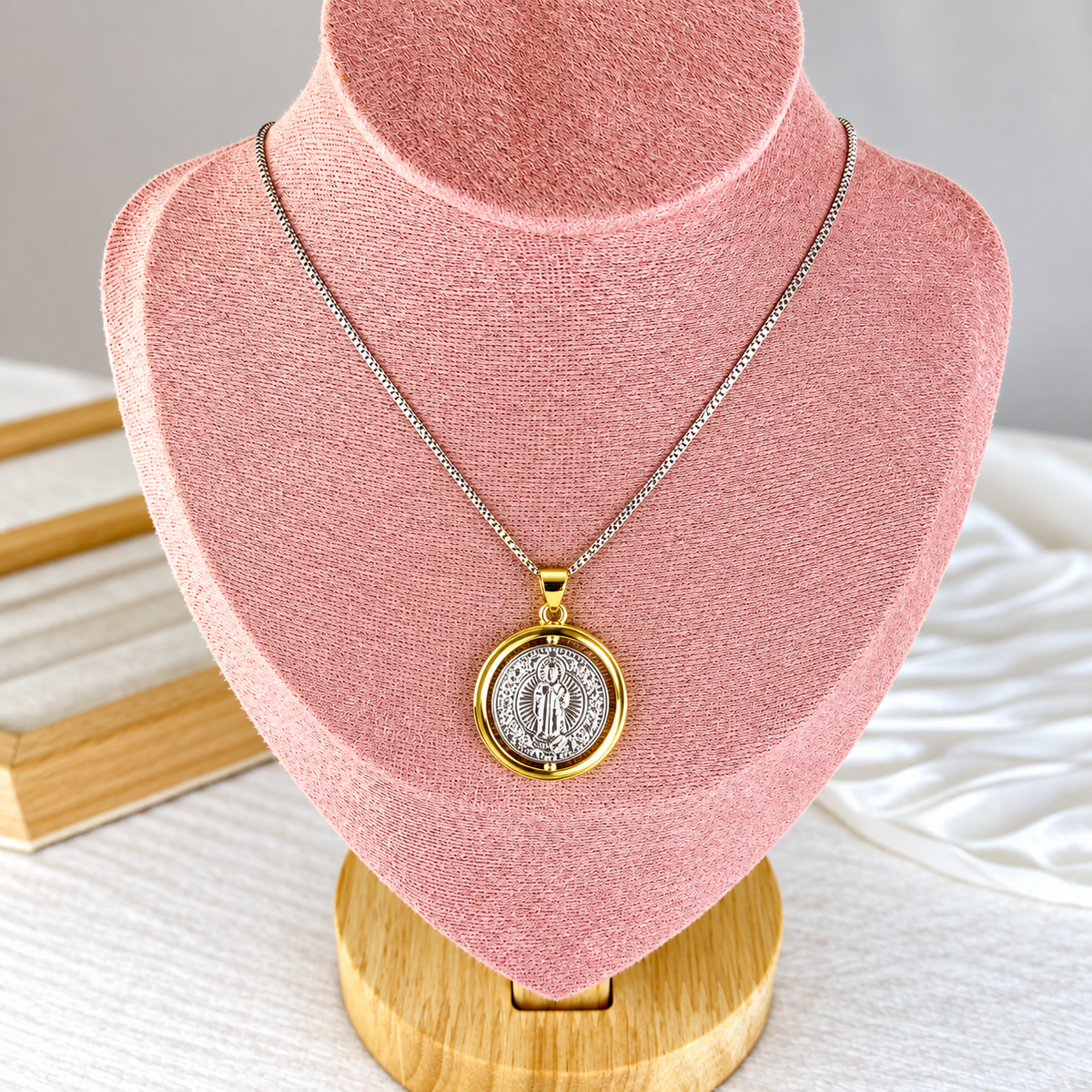 Collar de Chapa y Dije Giratorio de Oro CC2608-2