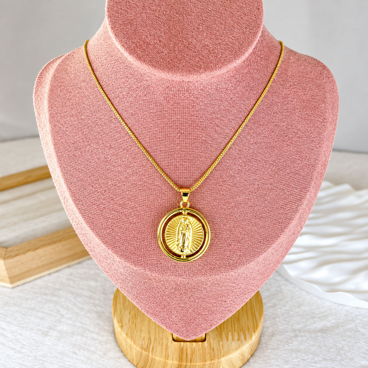 Collar de Chapa y Dije Giratorio de Oro CC2607-1
