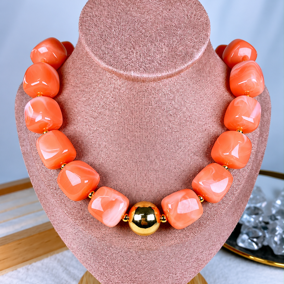 Collar de Acrilico y Chapa de Oro CC2613-9