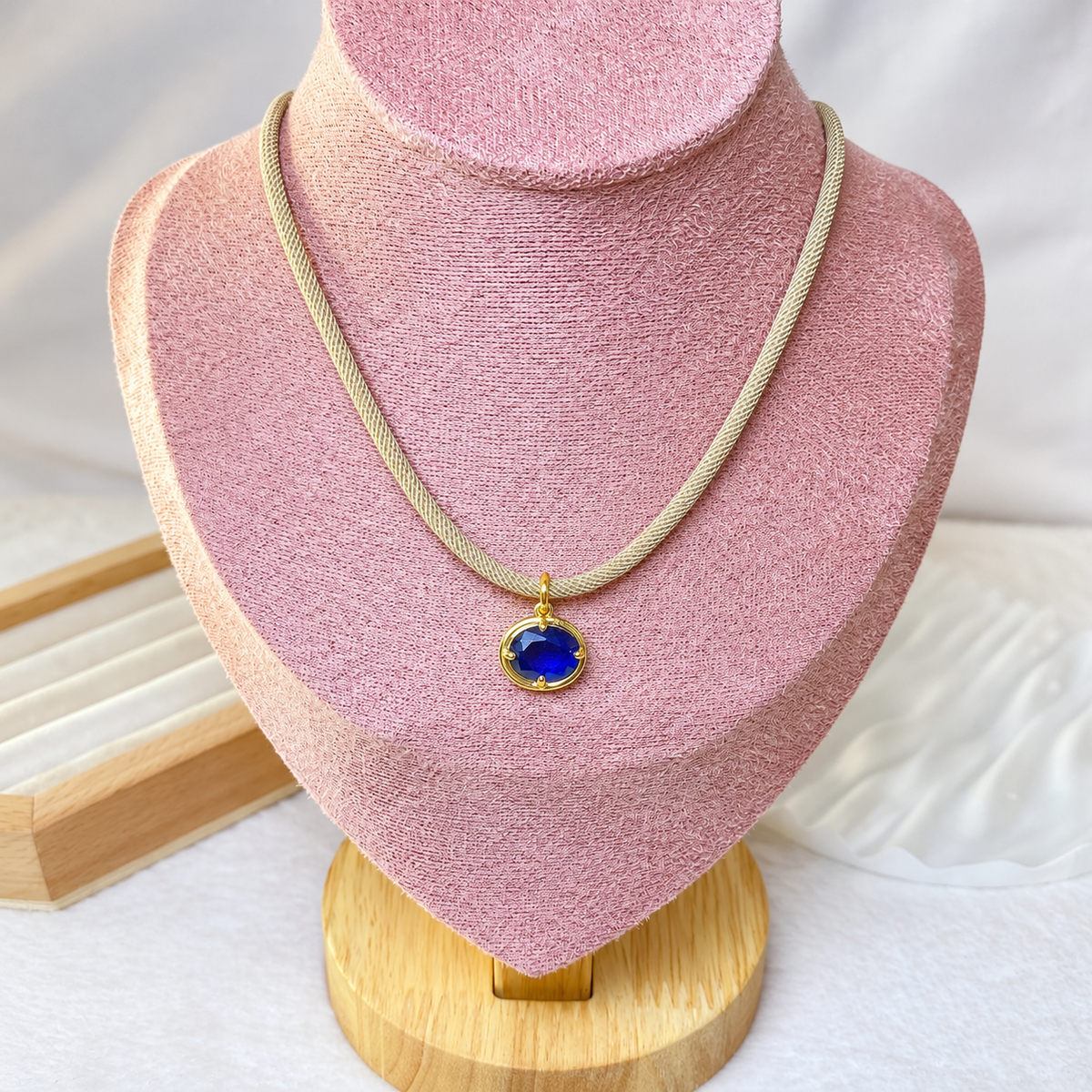 Collar de Cuerda con Dije de Chapa de Oro CC2628-2