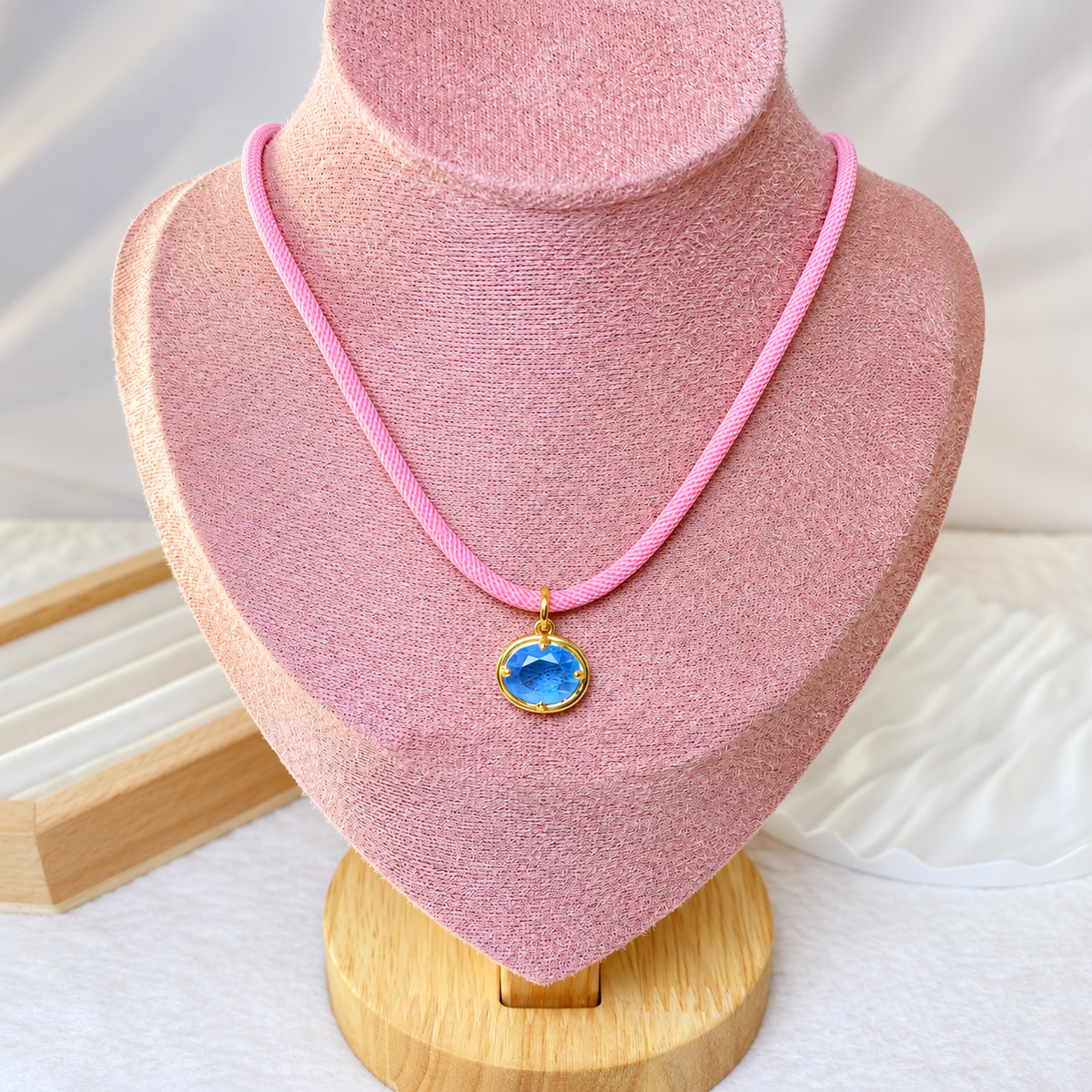 Collar de Cuerda con Dije de Chapa de Oro CC2623-2