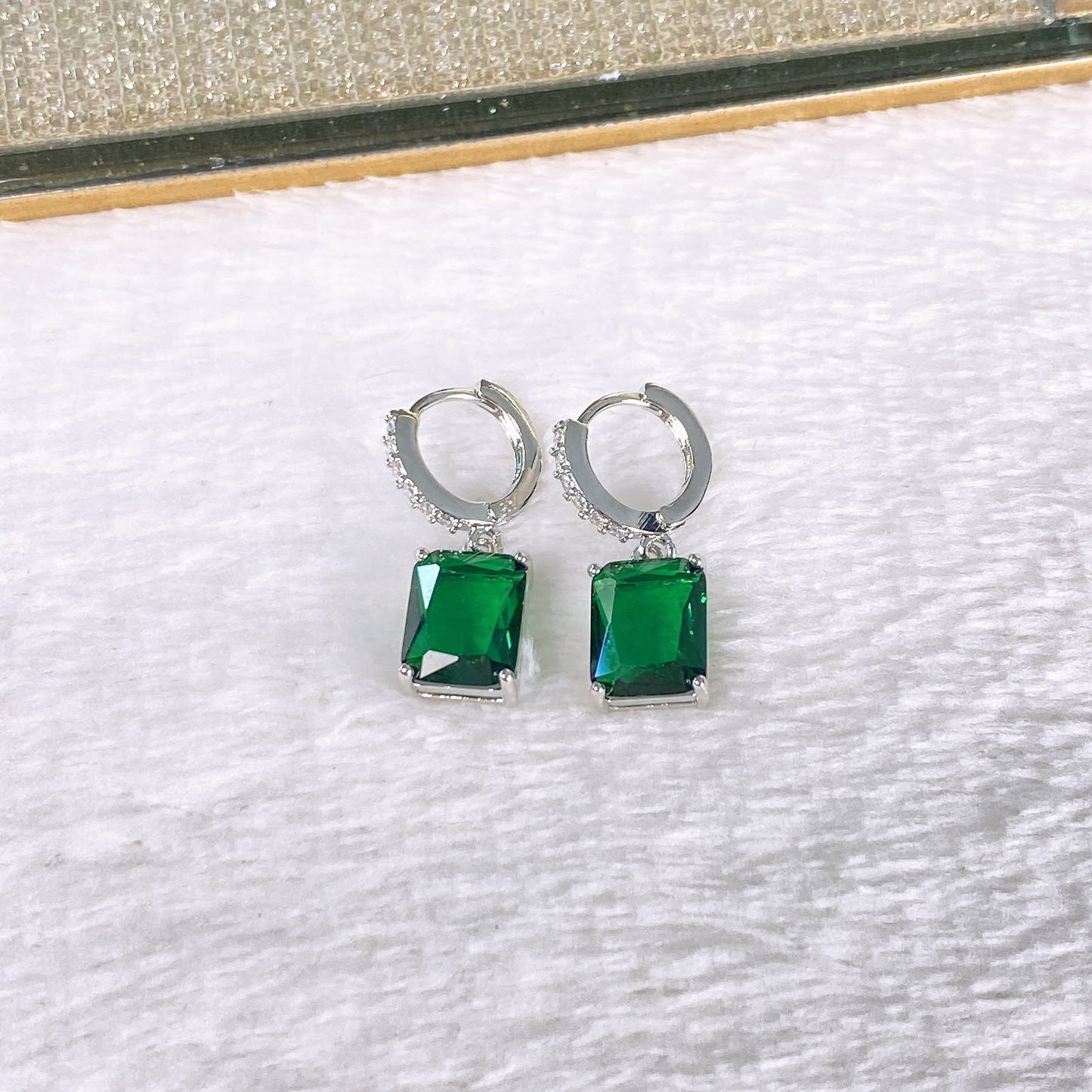 Arete de Chapa de Oro y Zirconia COA2912-4