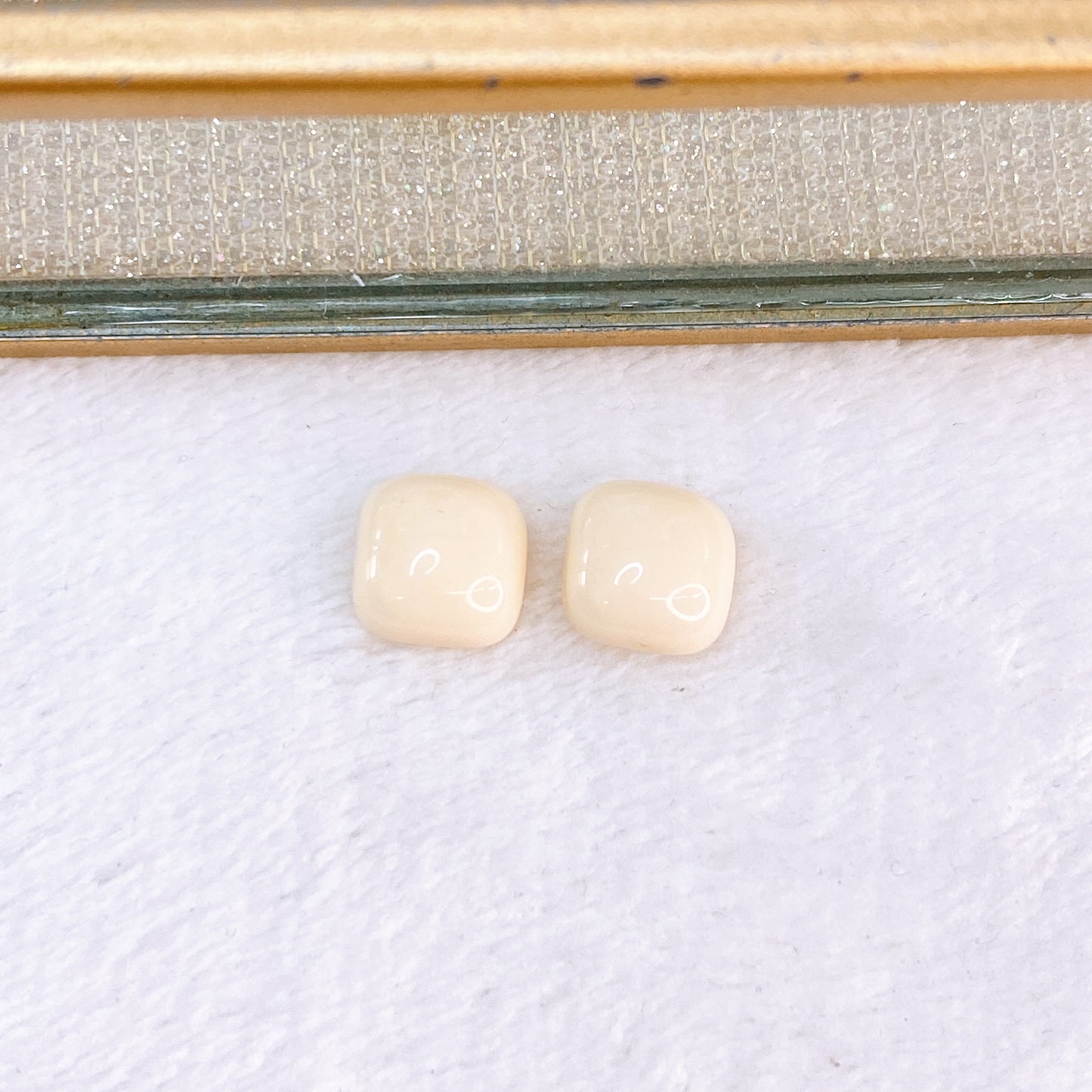 Arete de Chapa de Oro y Acrilico COA2827-1