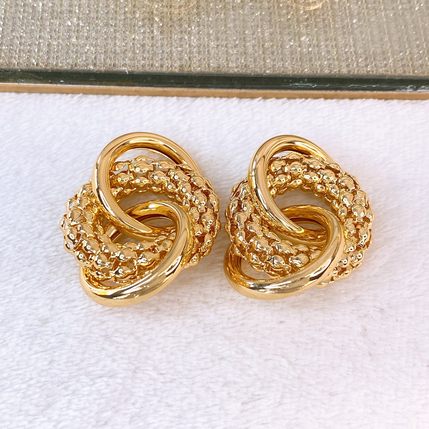 Arete de Chapa de Oro COA2833-1