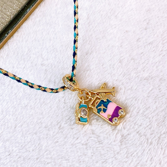 Collar Trenzado con Dijes de Chapa de Oro CC2555-1