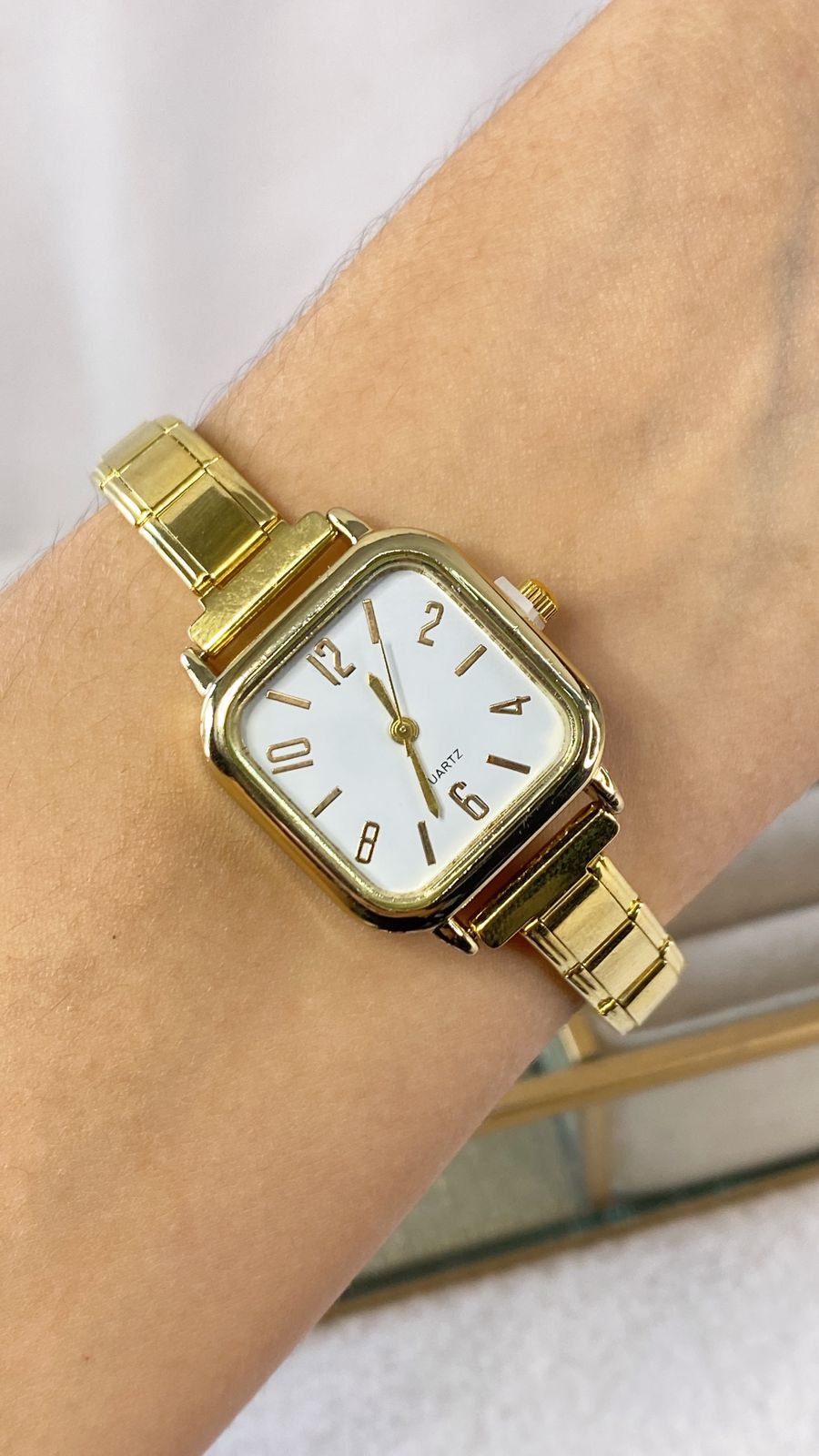 Reloj en Pulsera Italiana de Acero con Baño de Chapa de Oro PAI1047-1