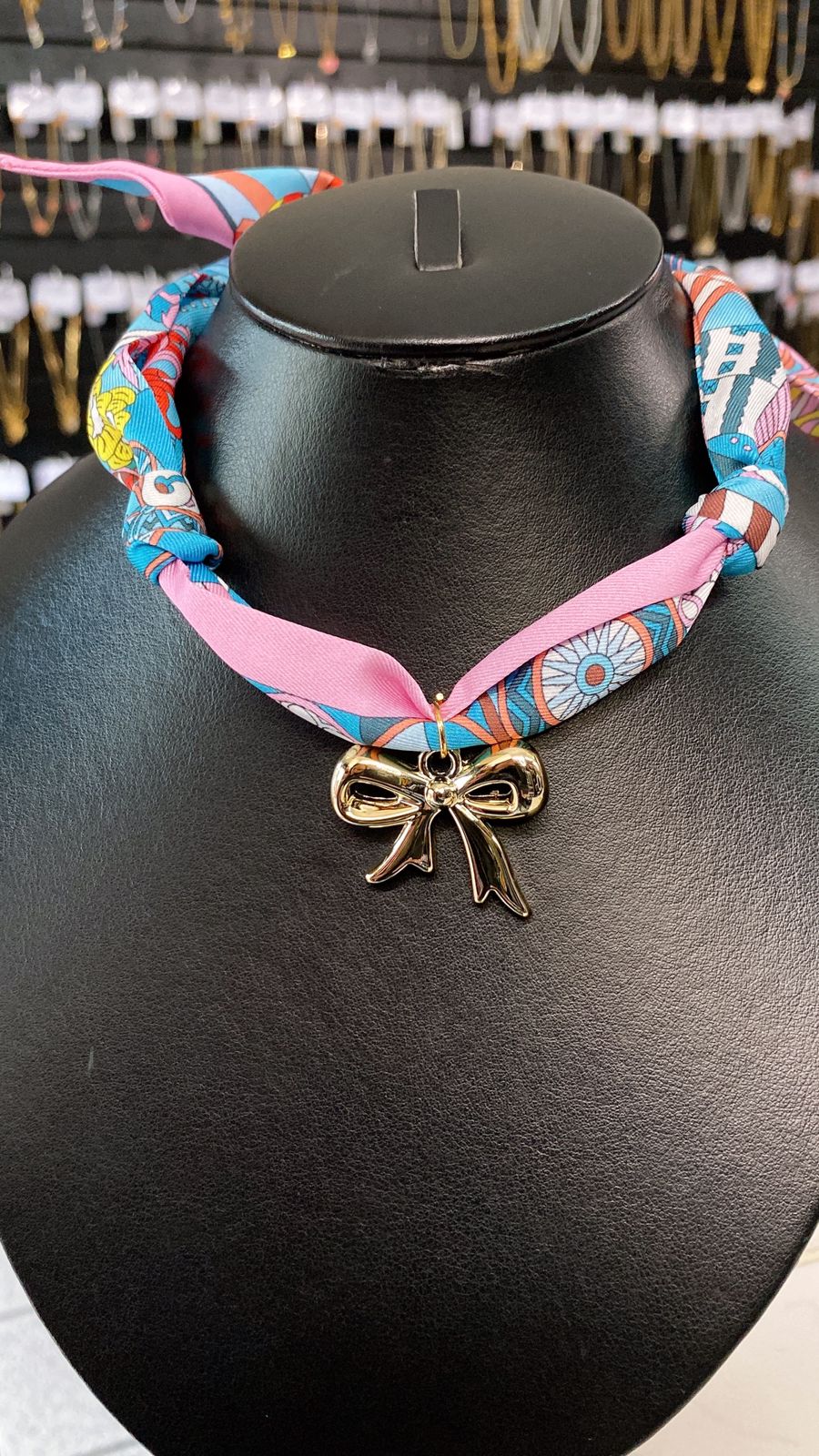 Collar de Tela con Dije de Bisuteria CB840-1