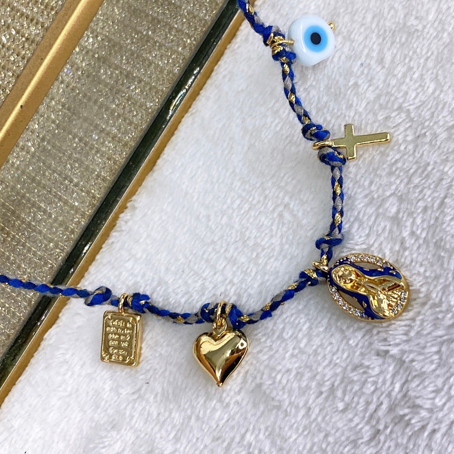 Collar Trenzado con Dijes de Chapa de Oro CC2157-2