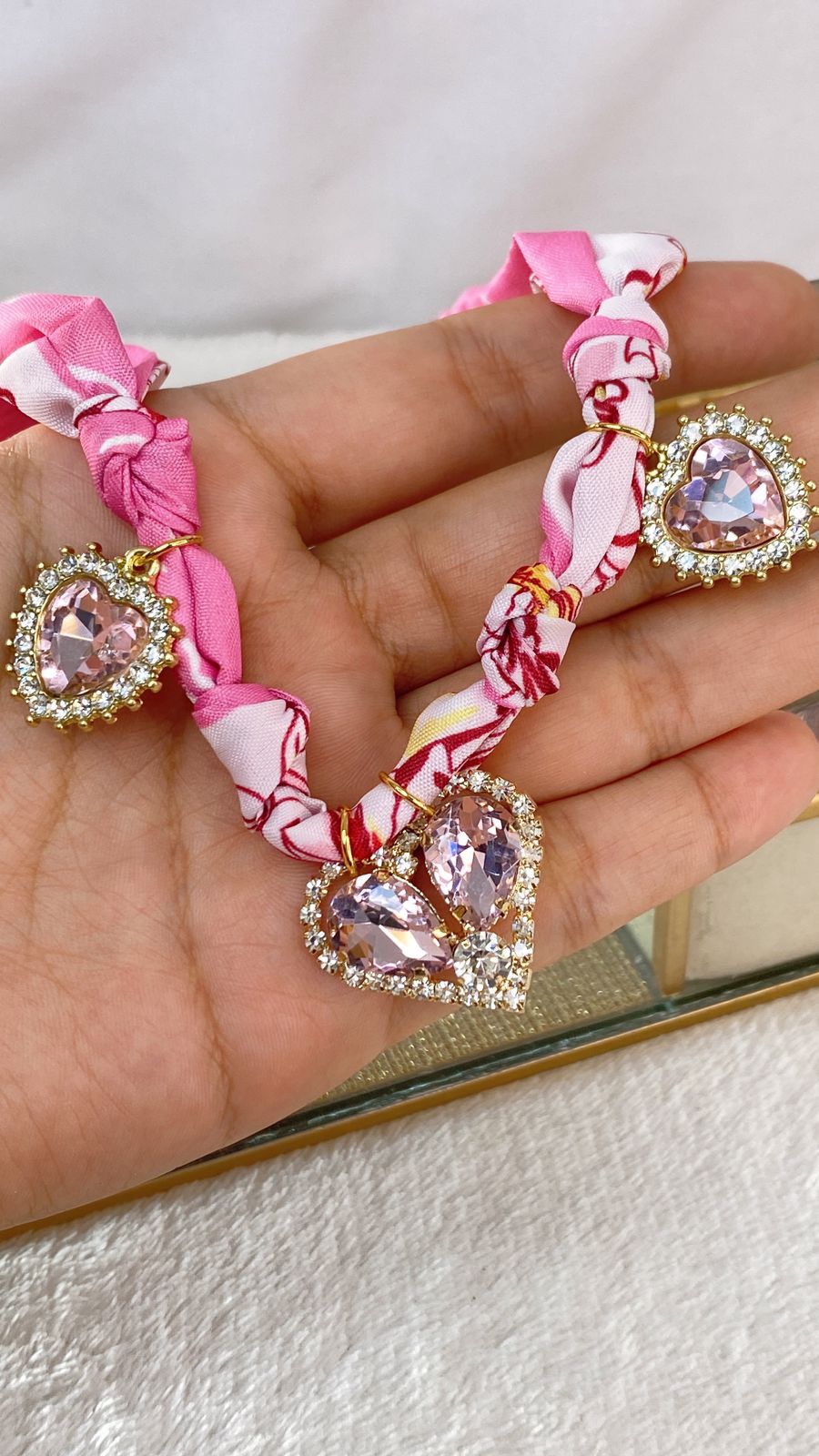 Collar de Tela con Dijes de Aleación CB852-1