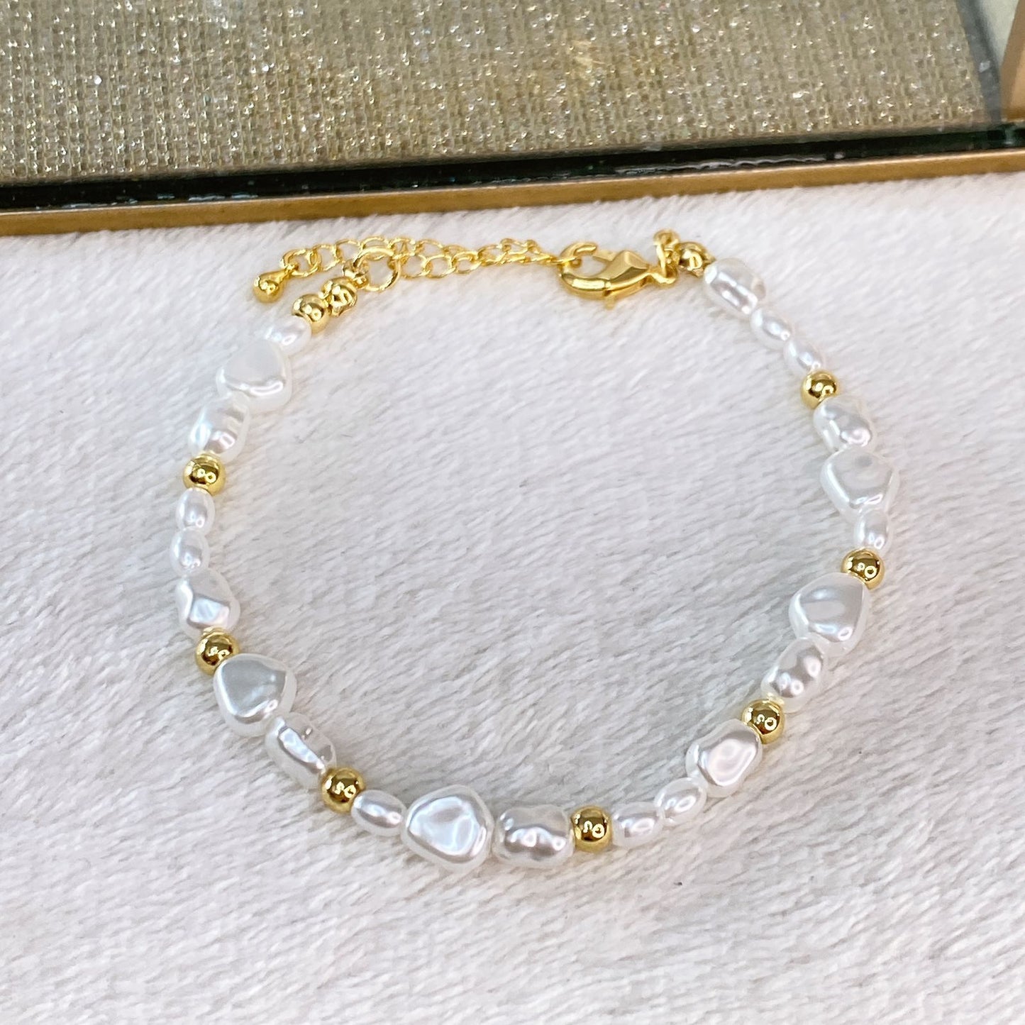 Pulsera de Perlas y Cuencas de Chapa de Oro COP1613-1