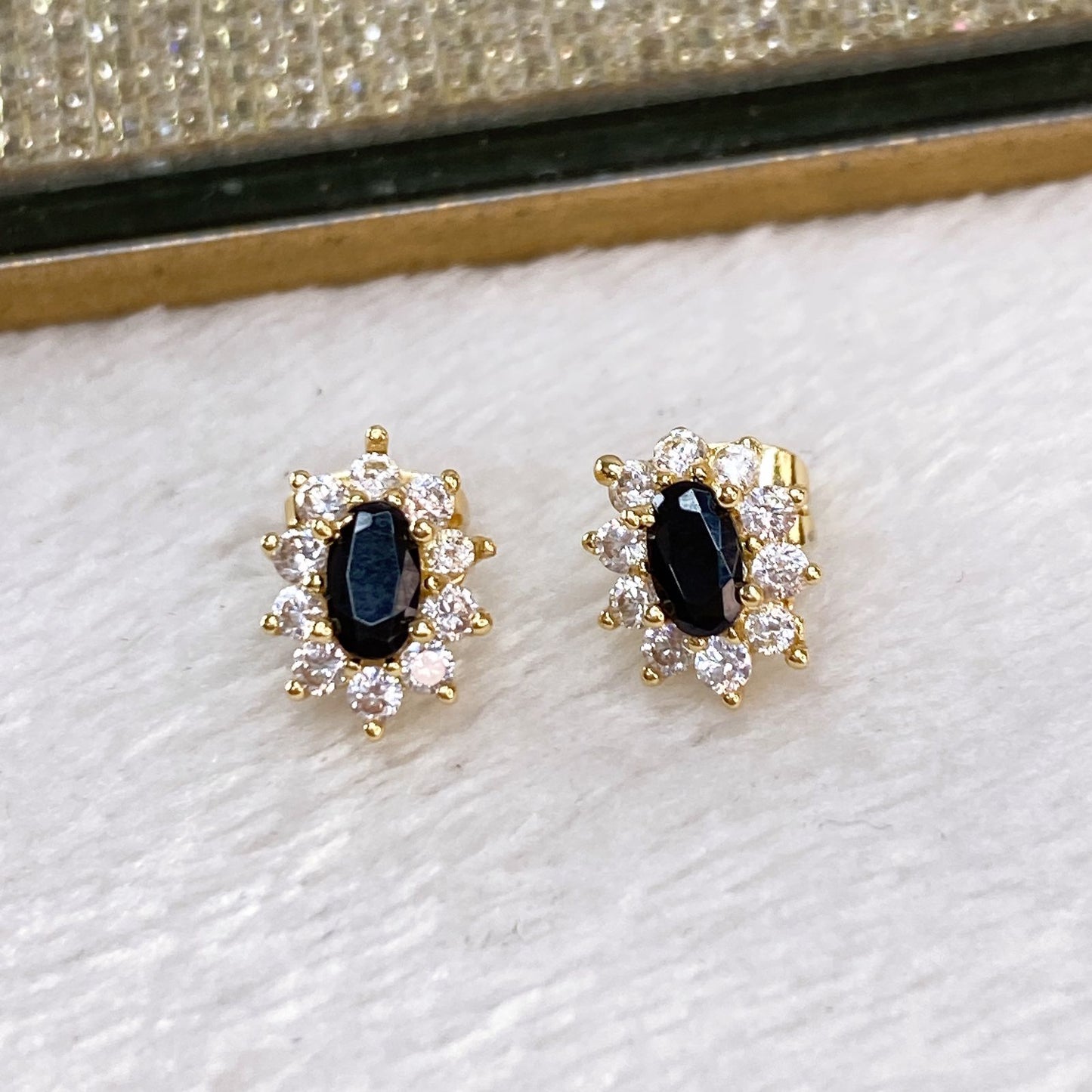 Arete de Chapa de Oro y Zirconias COA2149-1