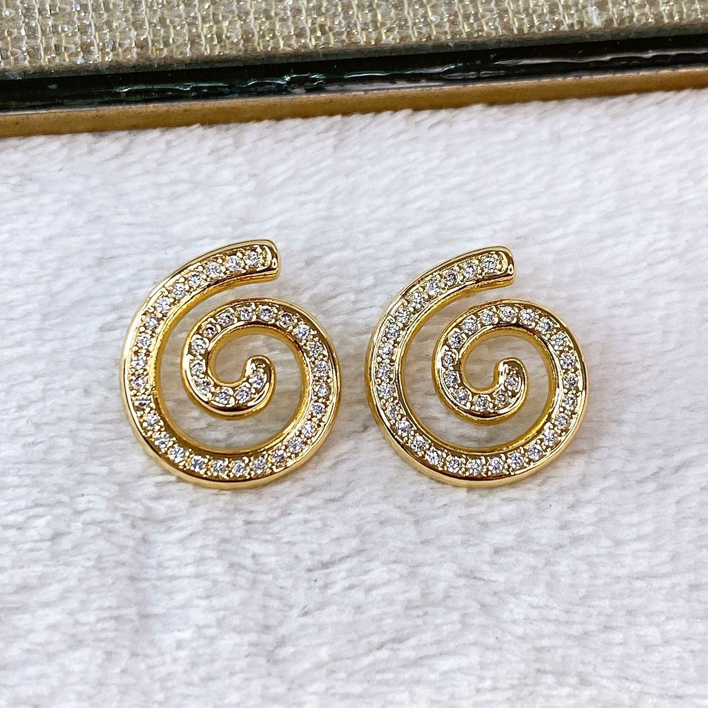 Arete de Chapa de Oro COA2164-1