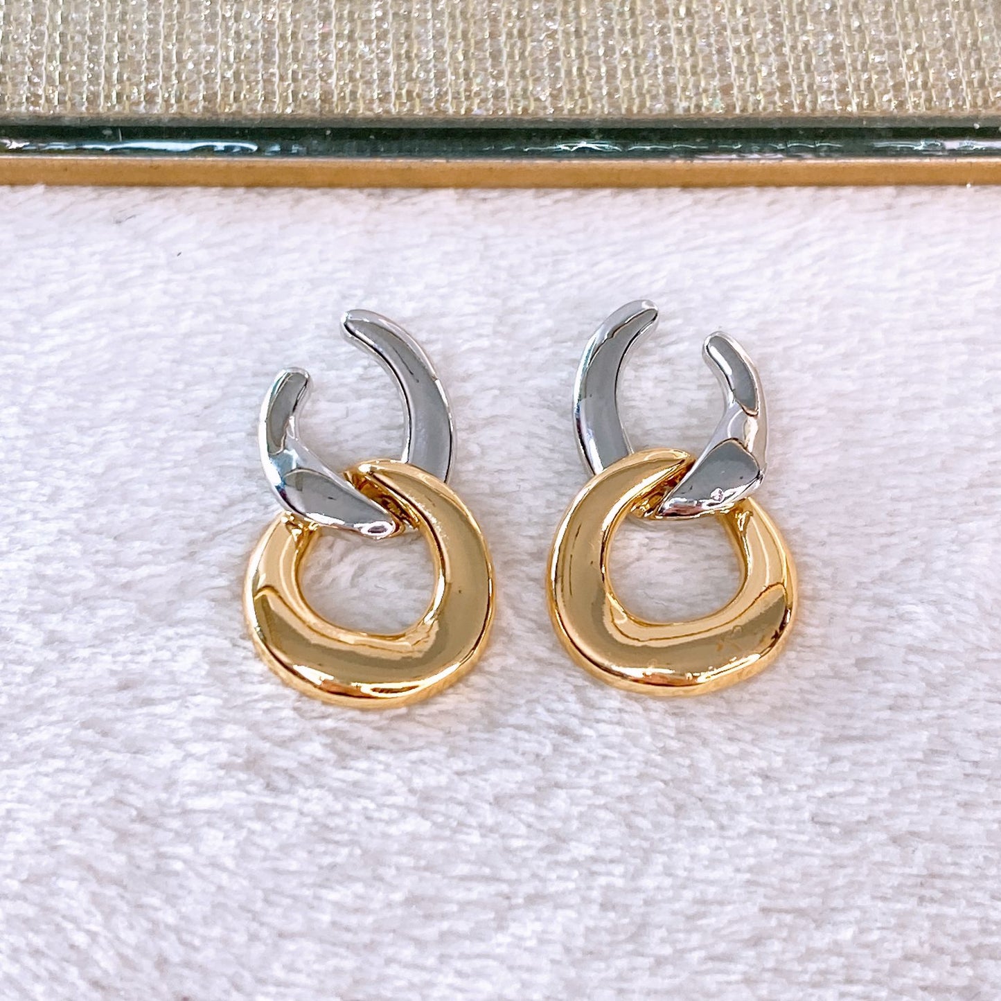 Arete de Chapa de Oro COA2361-1