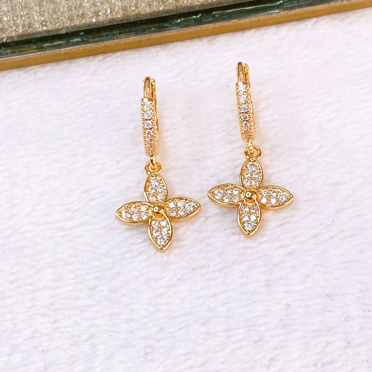 Arete de Chapa de Oro COA2495-1