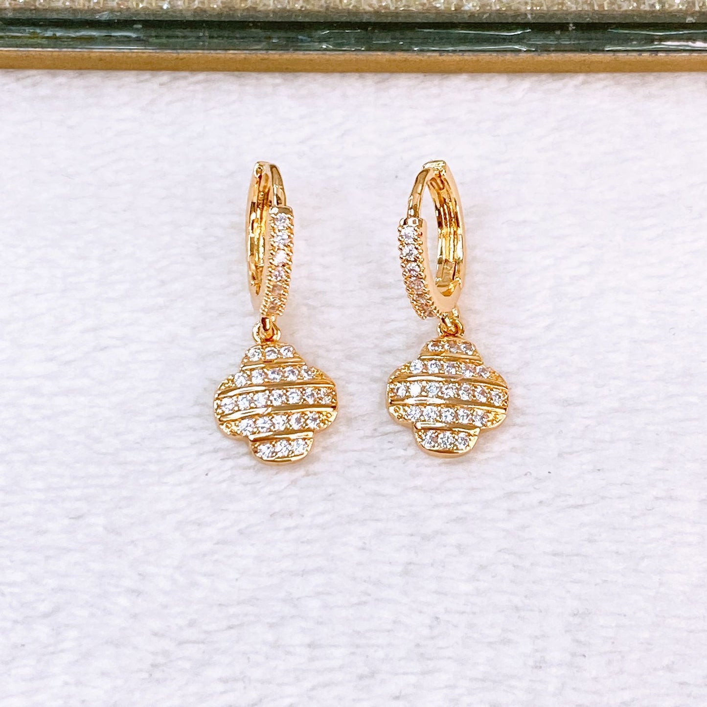 Arete de Chapa de Oro COA2497-1