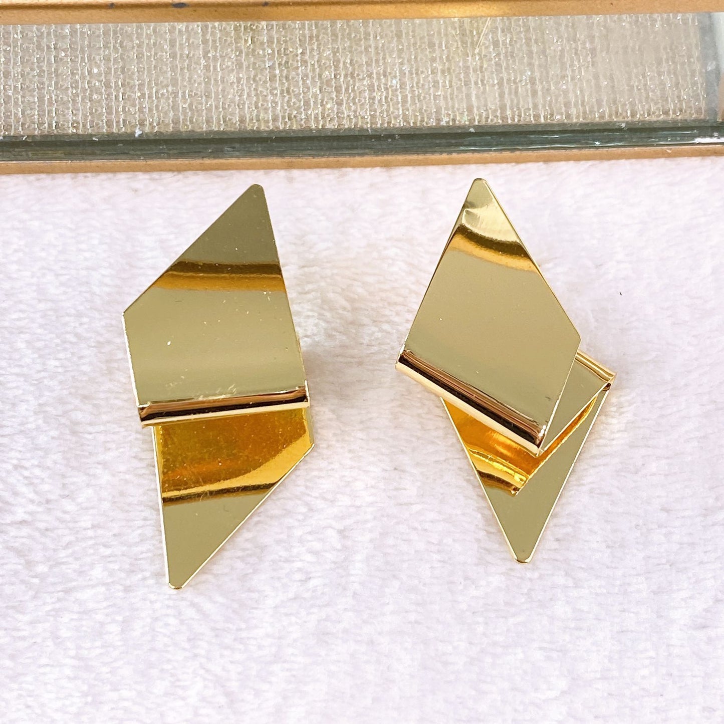 Arete de Chapa de Oro COA2609-1