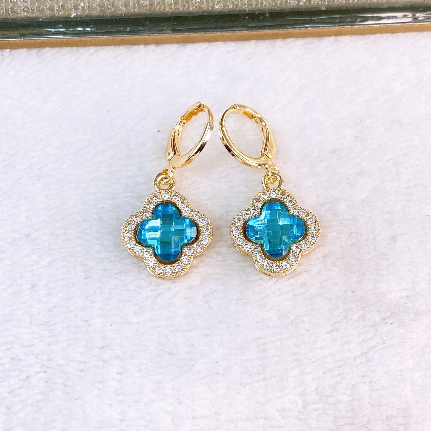 Arete de Chapa de Oro COA2617-4