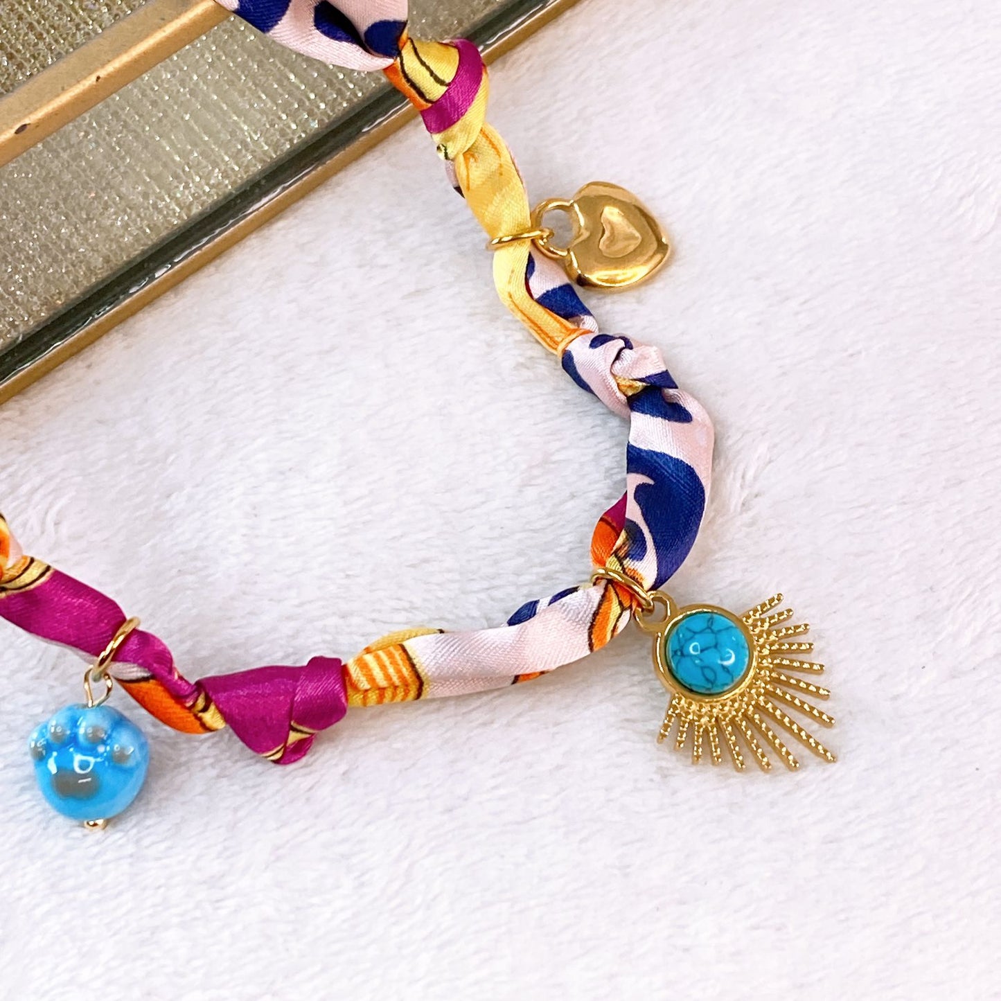 Collar de Tela con Dijes de Acero Inoxidable CAI3192-1