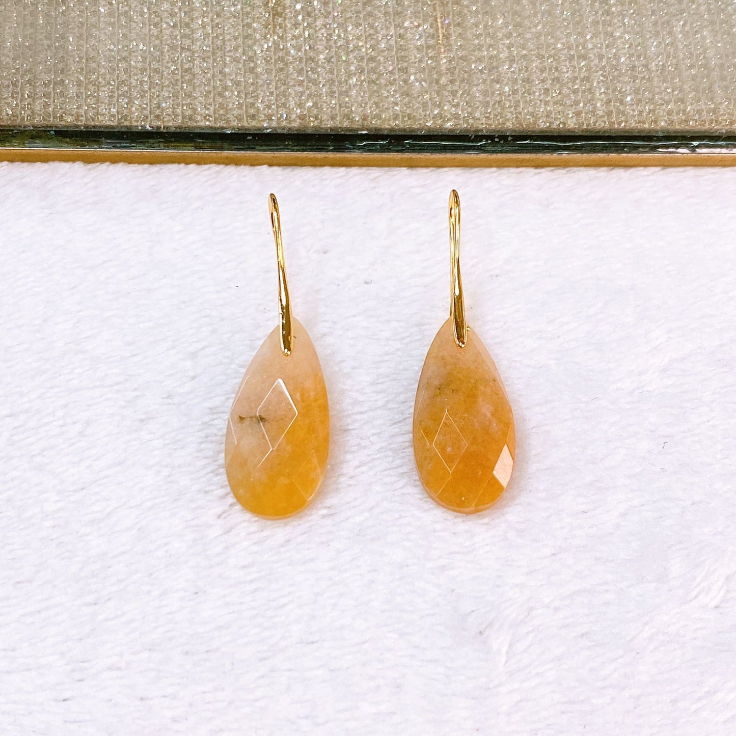 Arete de Chapa de Oro Con Piedra Natural COA2717-7