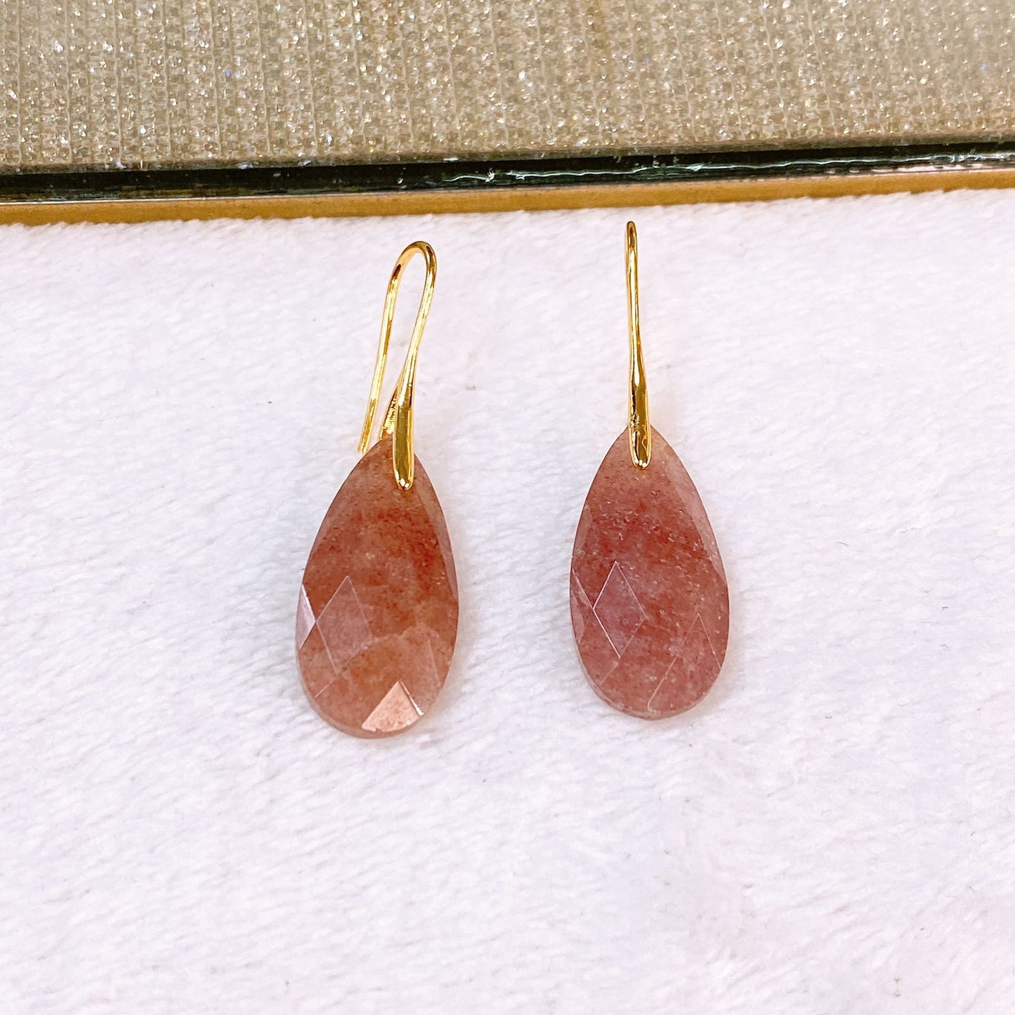 Arete de Chapa de Oro Con Piedra Natural COA2717-8