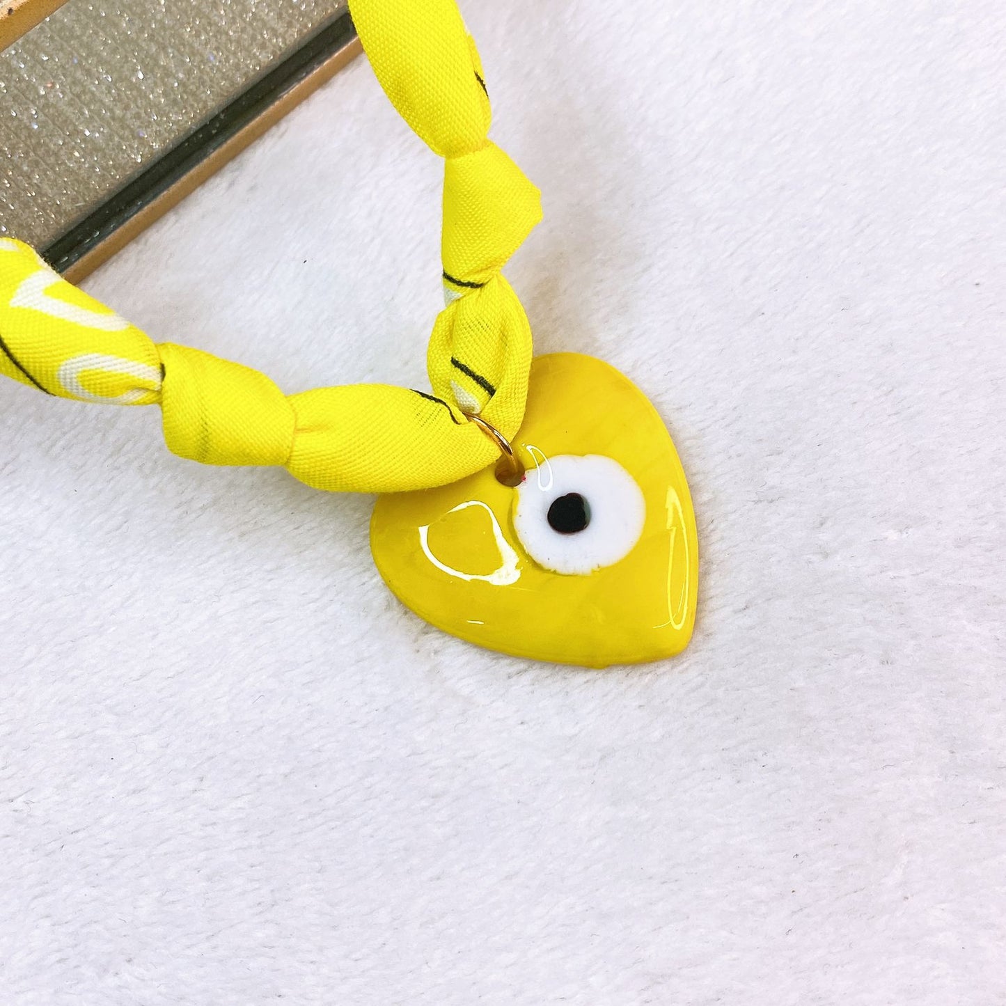 Collar de Tela con Dije de Resina CB905-3