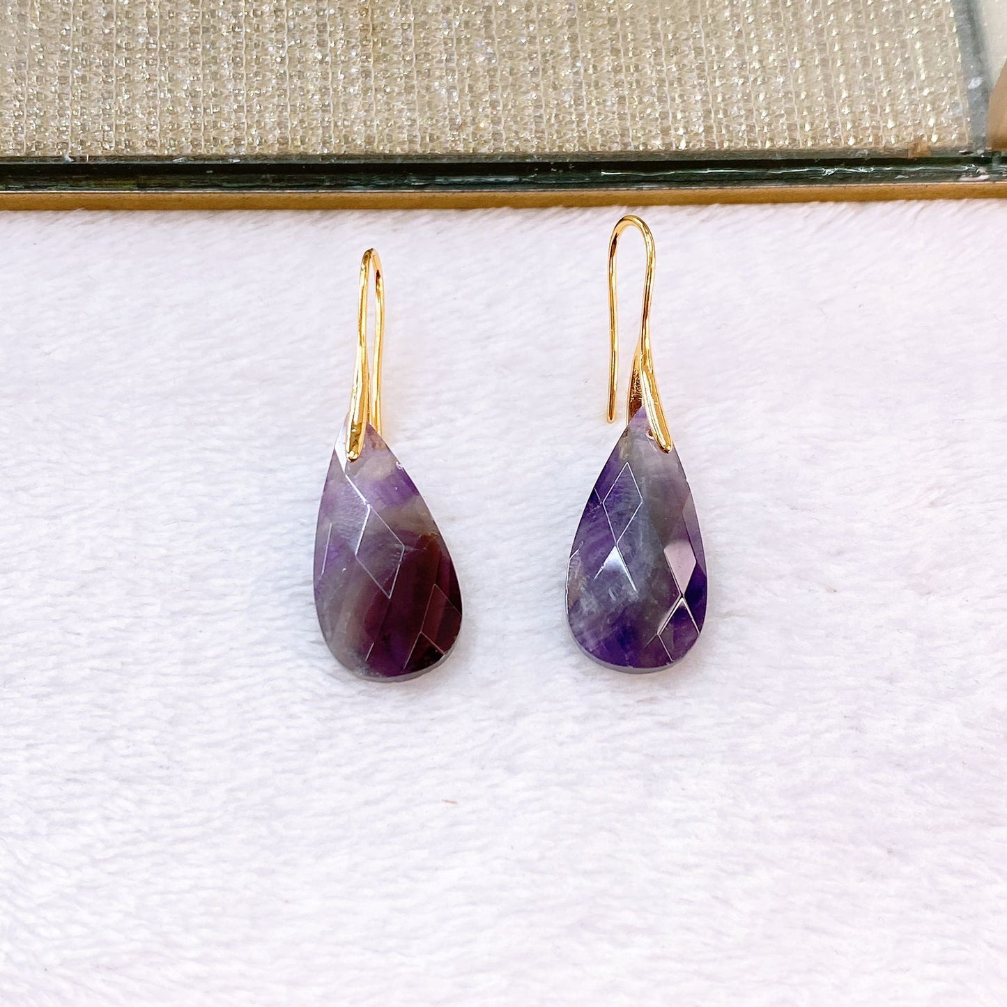 Arete de Chapa de Oro Con Piedra Natural COA2717-5