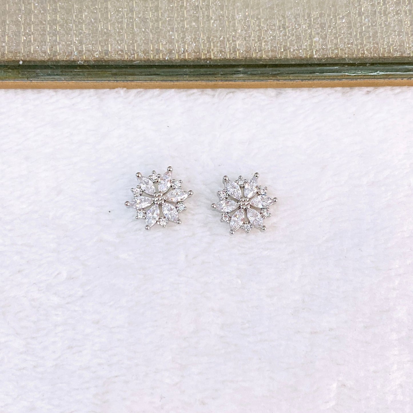 Arete de Chapa de Oro Tipo Broquel COA2734-1