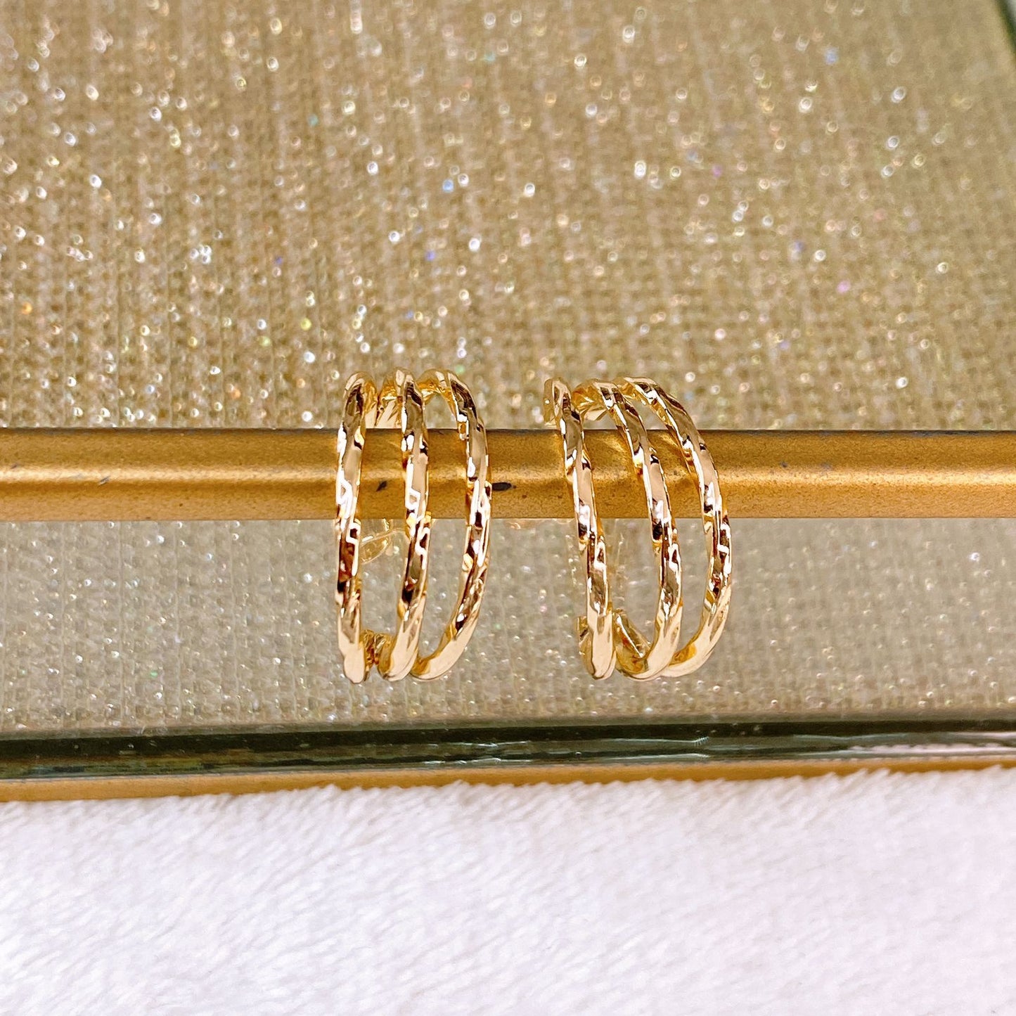 Arete de Chapa de Oro COA2821-1