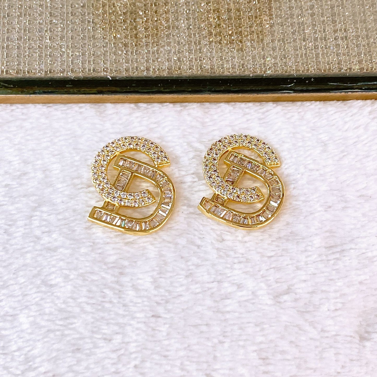 Arete de Chapa de Oro COA2841-1